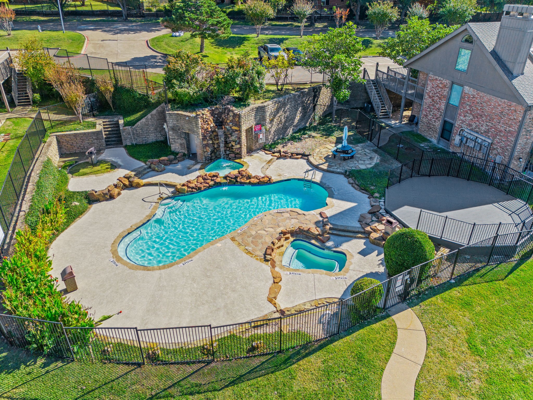 1009 Signal Ridge Place