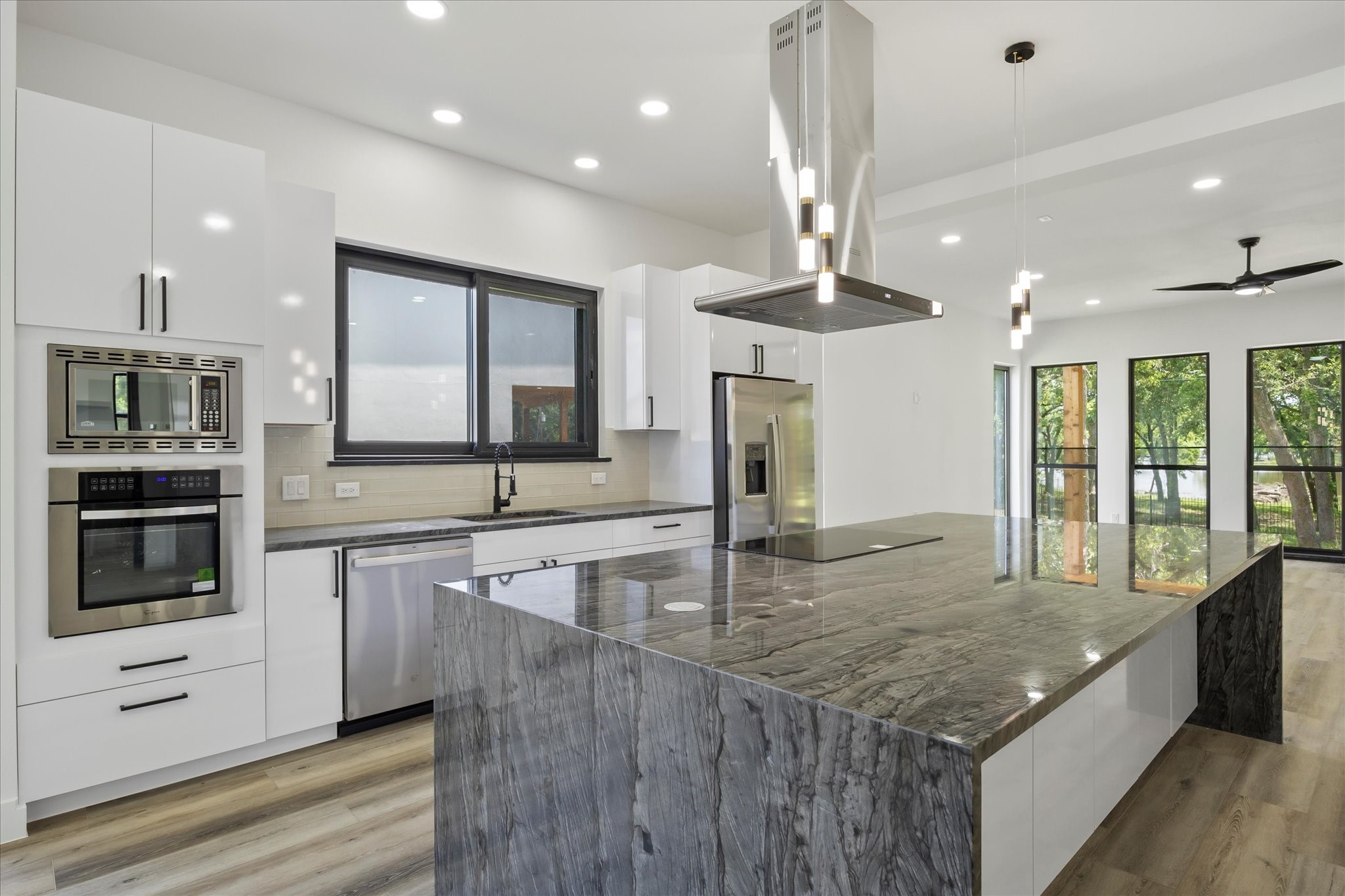 2811 Rodeo Drive