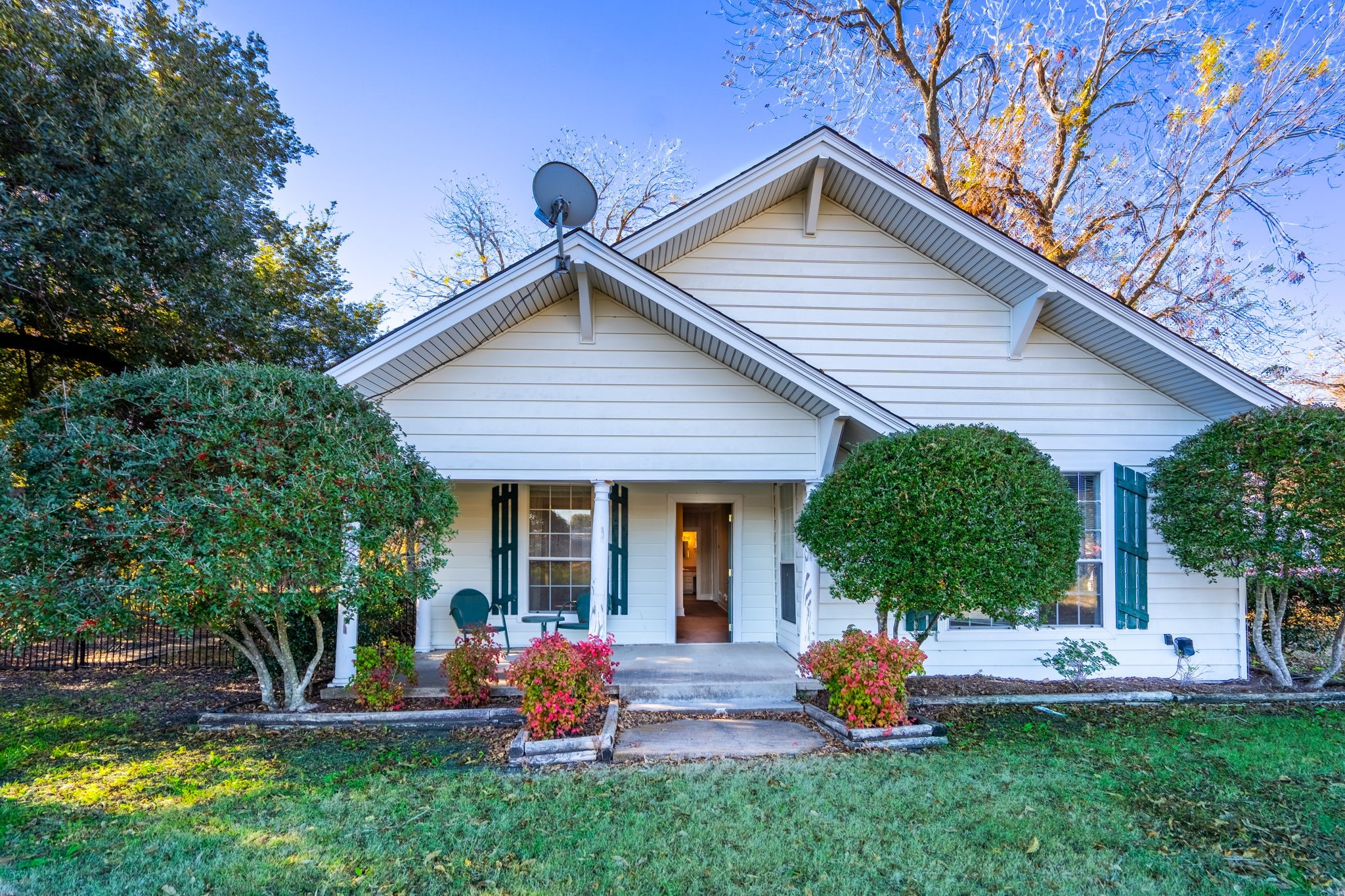 2441 N FM 740