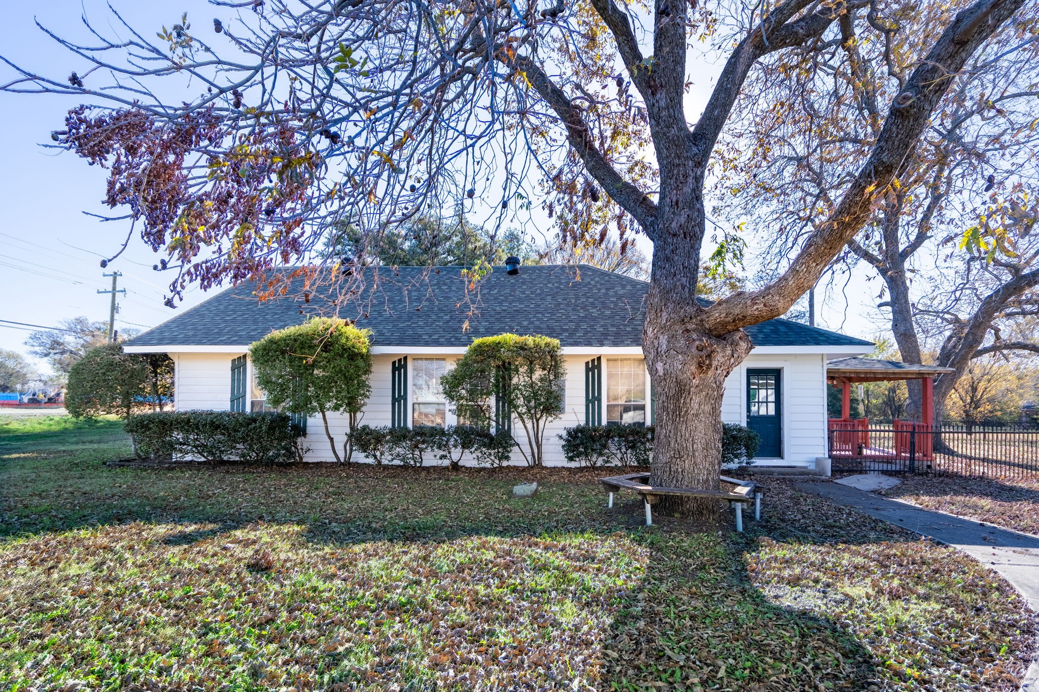 2441 N FM 740
