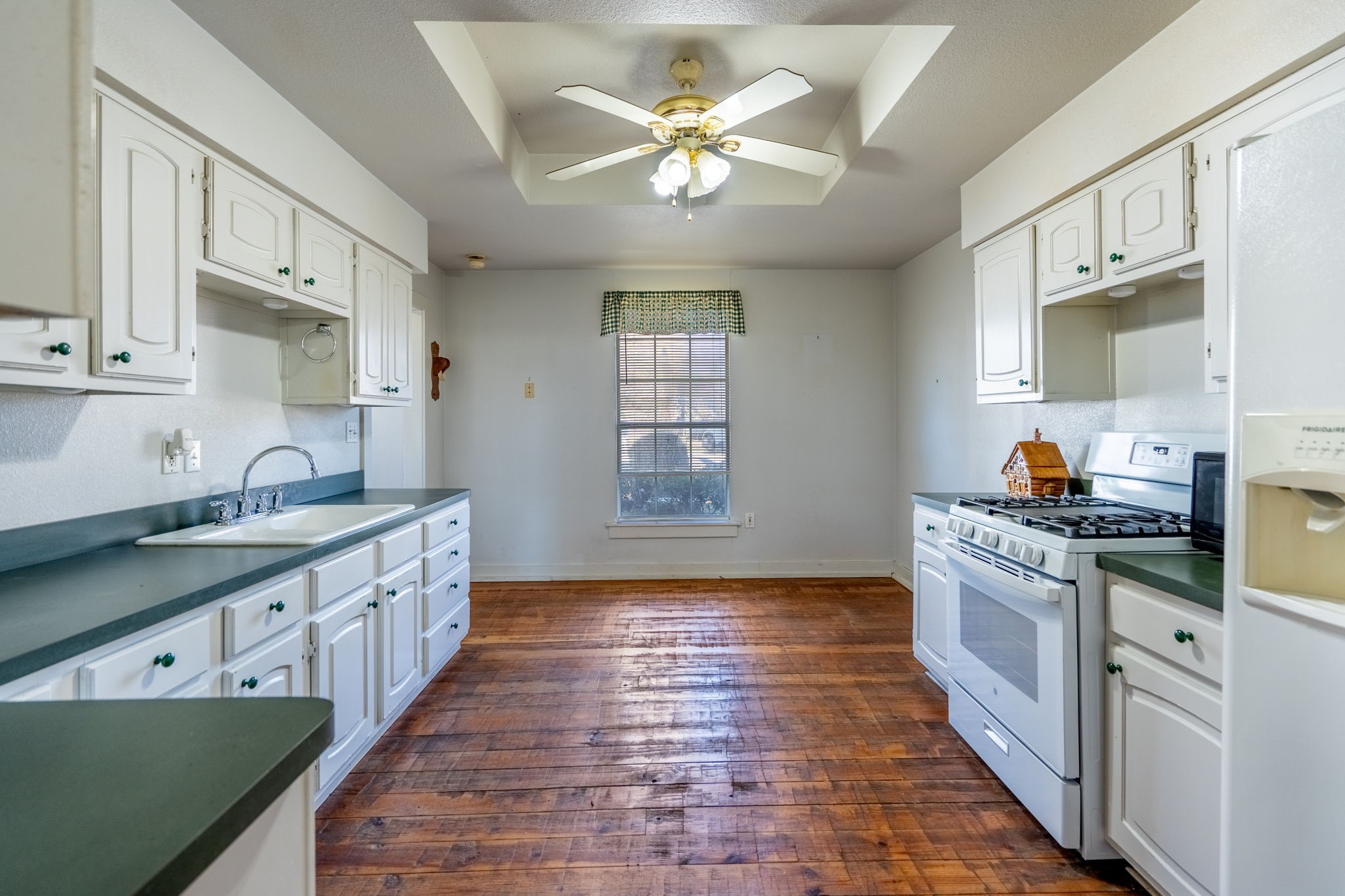 2441 N FM 740