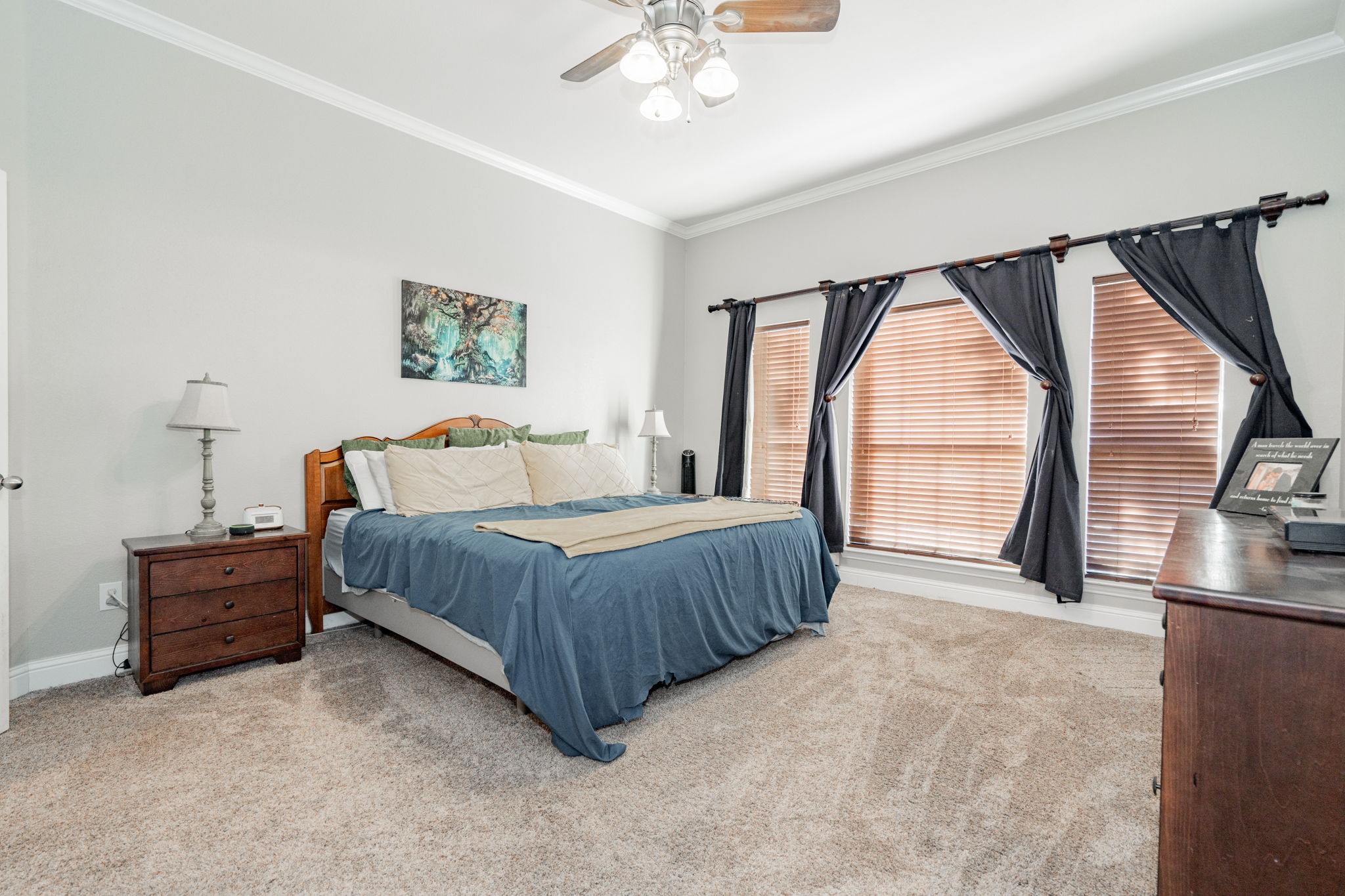 1220 Whispering Glen