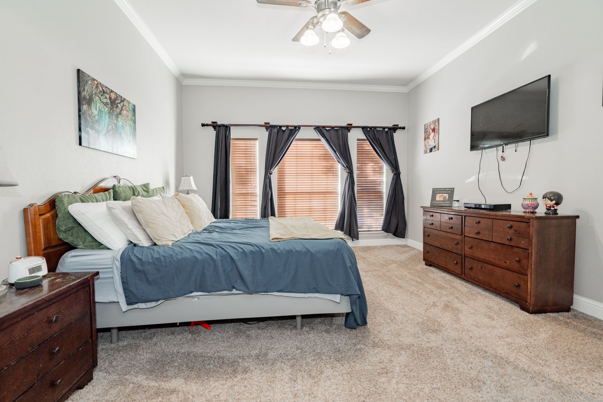1220 Whispering Glen