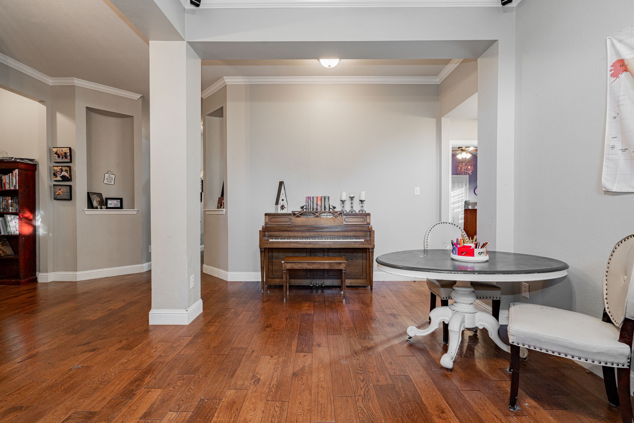 1220 Whispering Glen