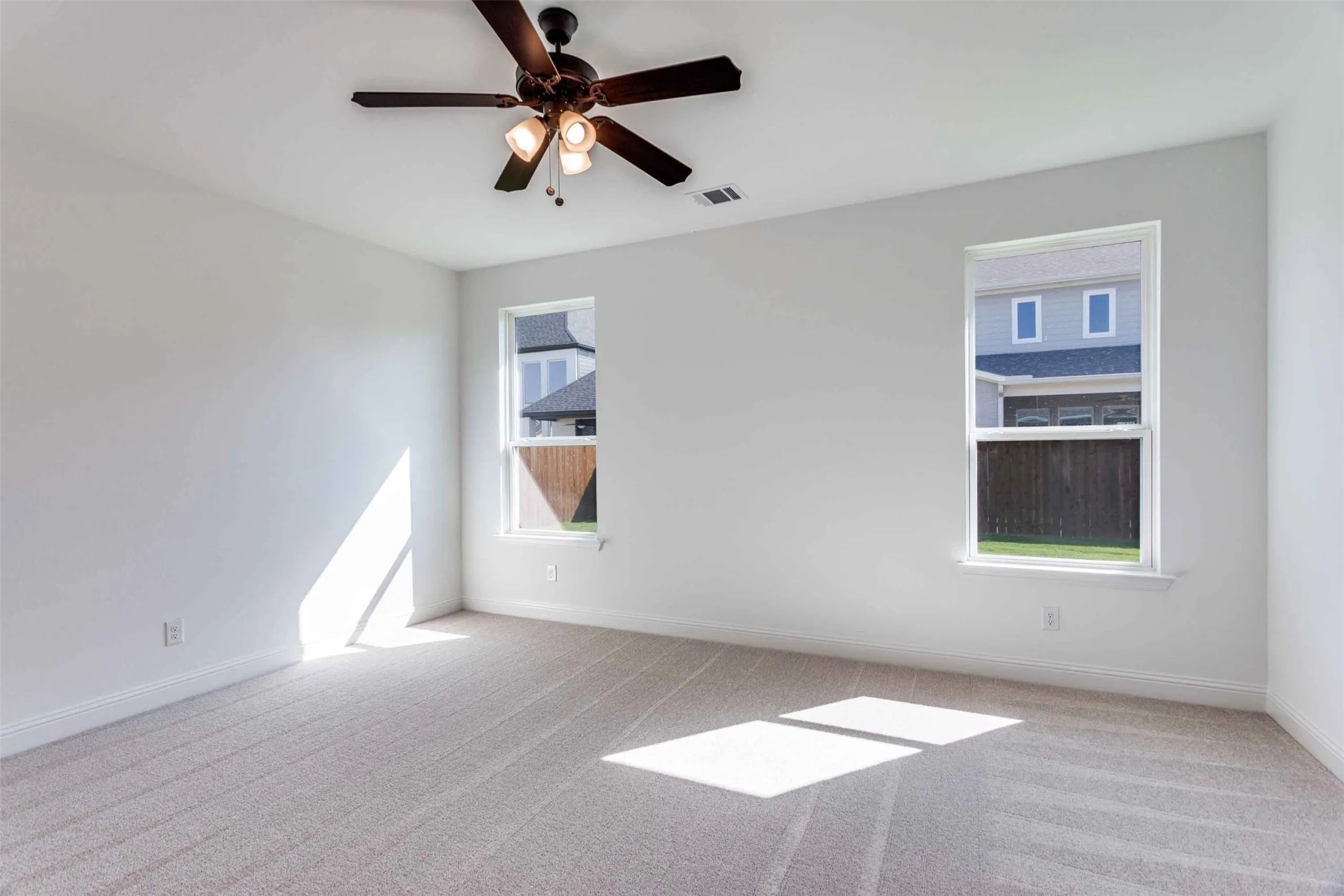 317 W Paddock