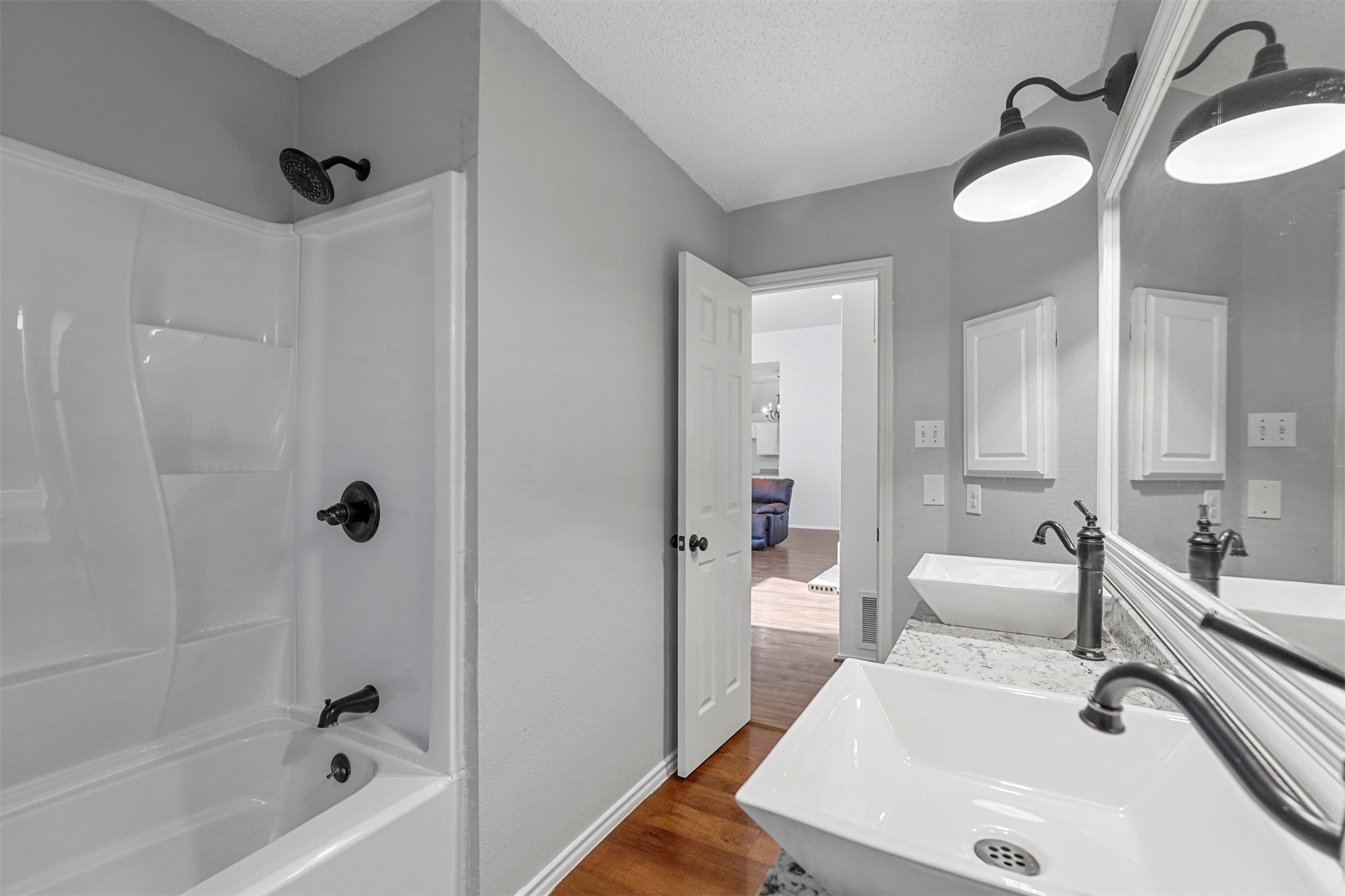 1704 Ariel Drive