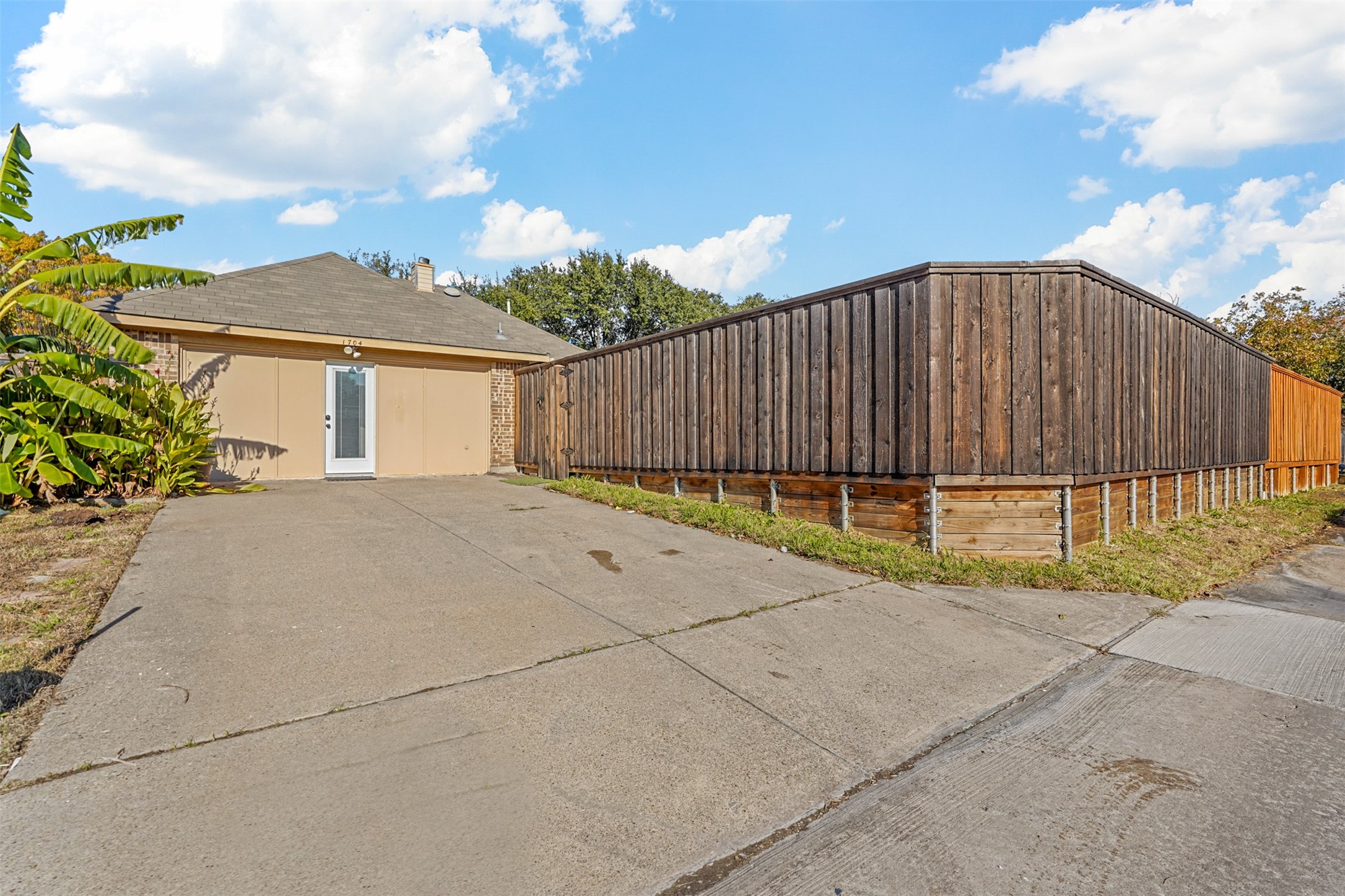 1704 Ariel Drive