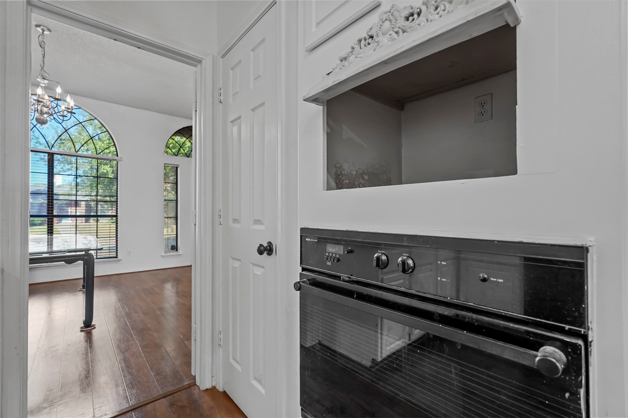 1704 Ariel Drive