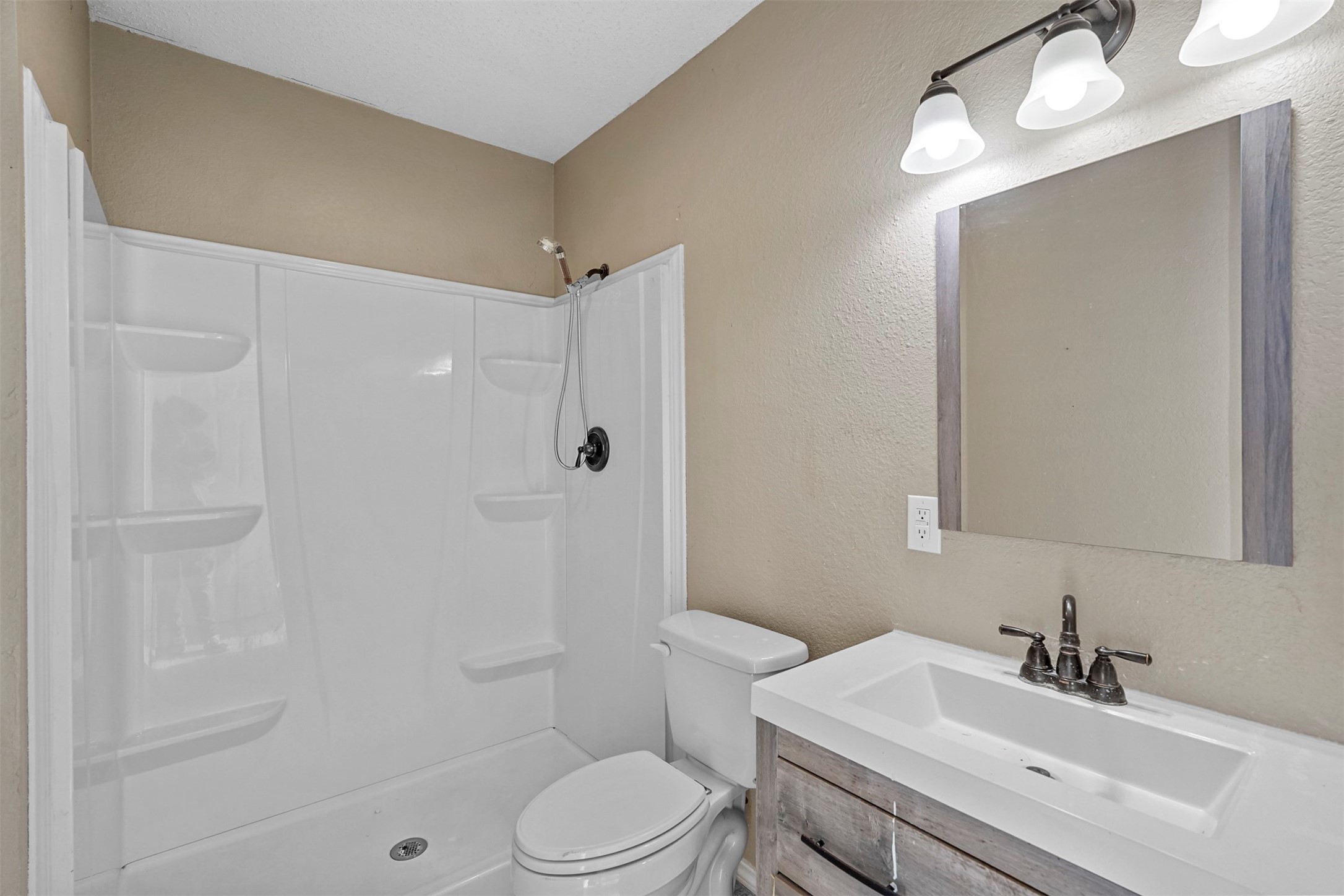 1704 Ariel Drive