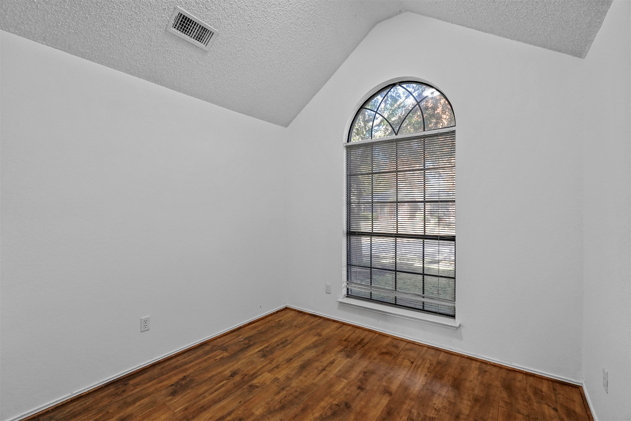 1704 Ariel Drive
