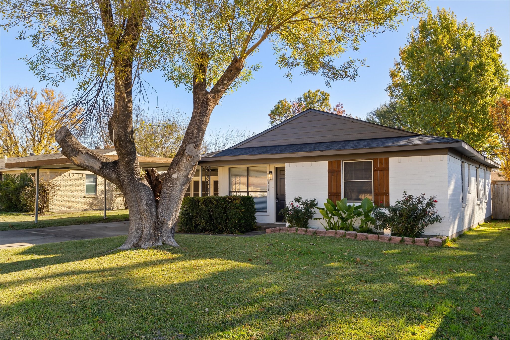 3414 Caracas Drive