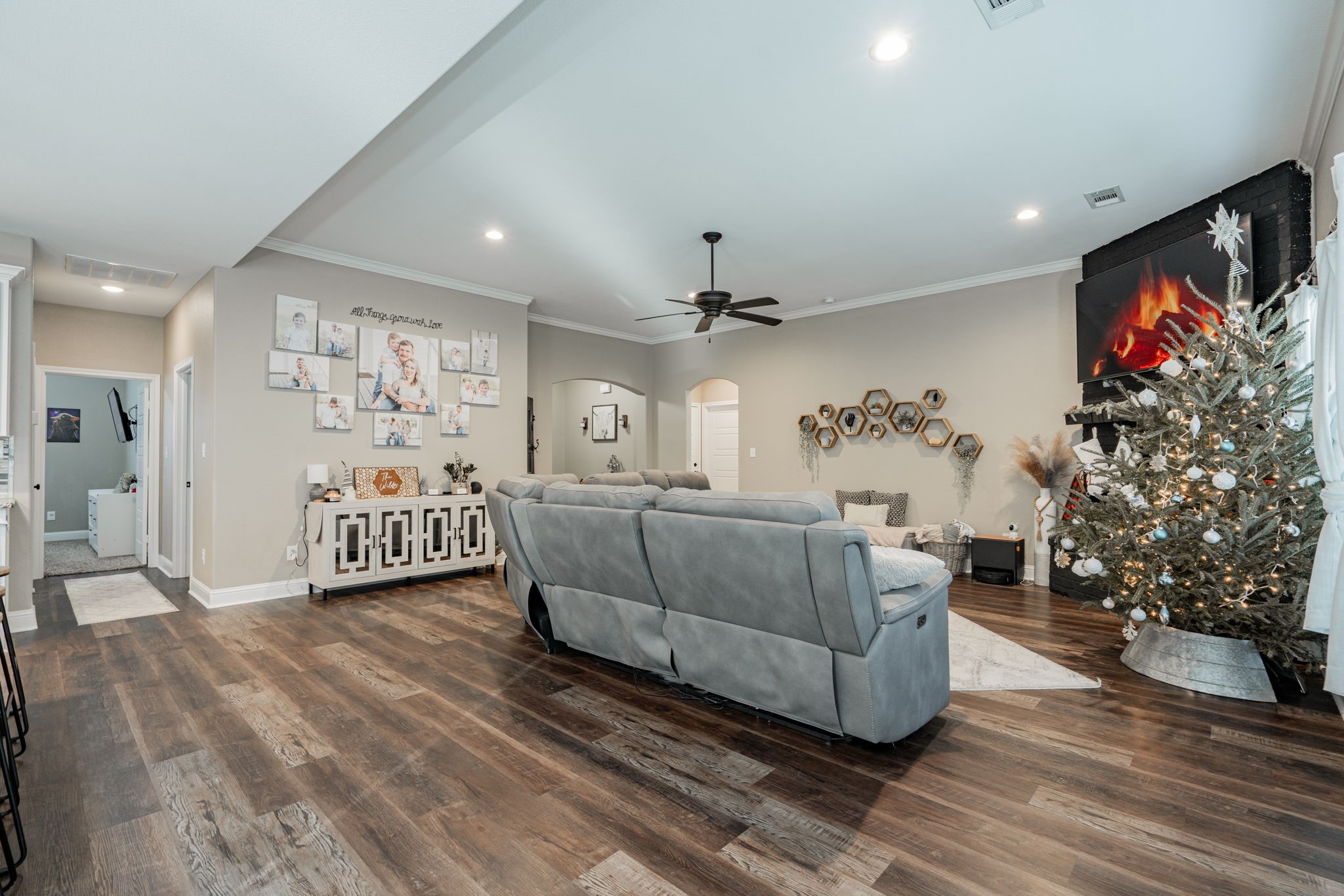 2504 Hollon Drive