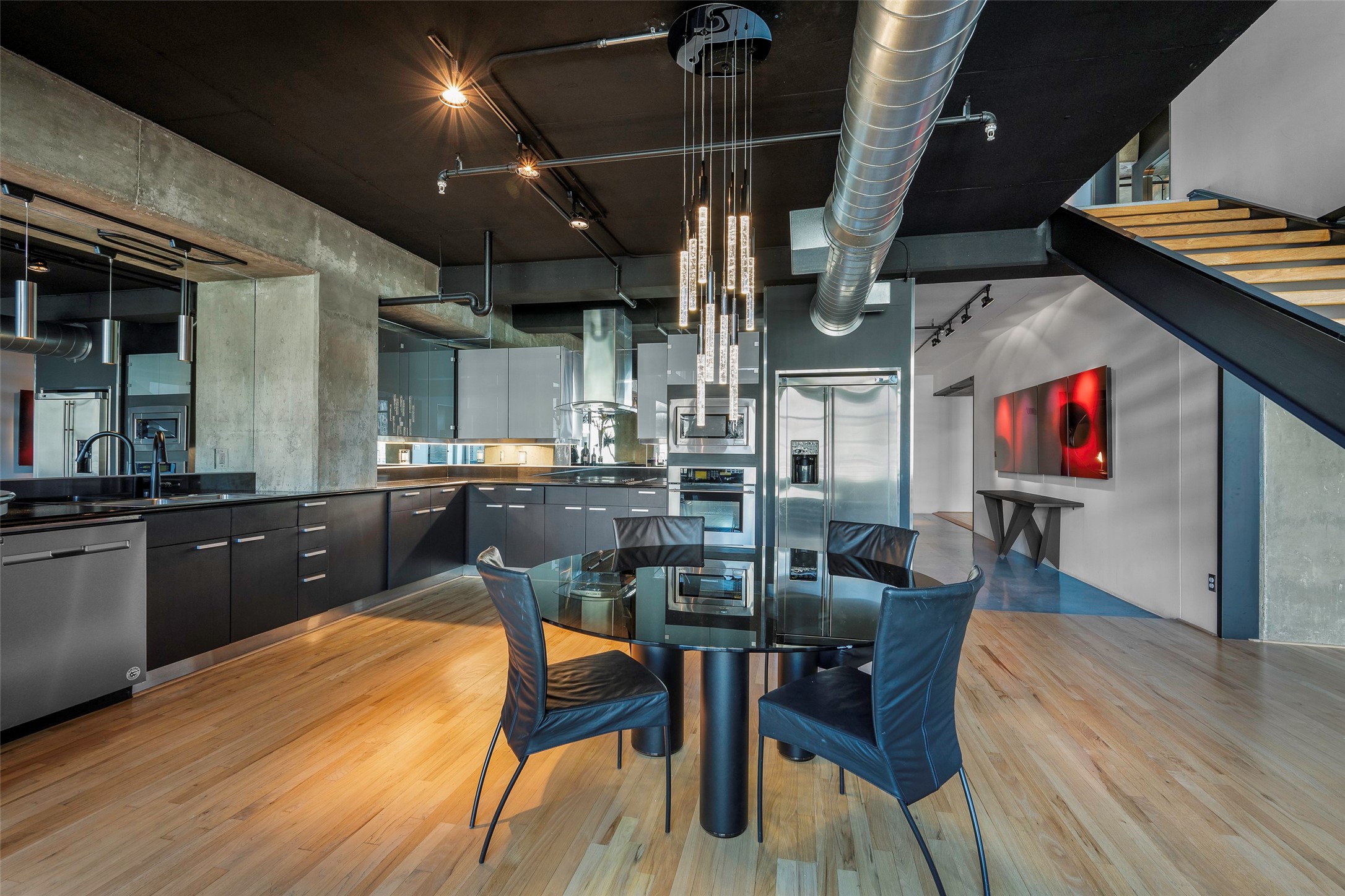 2011 Cedar Springs Road 606