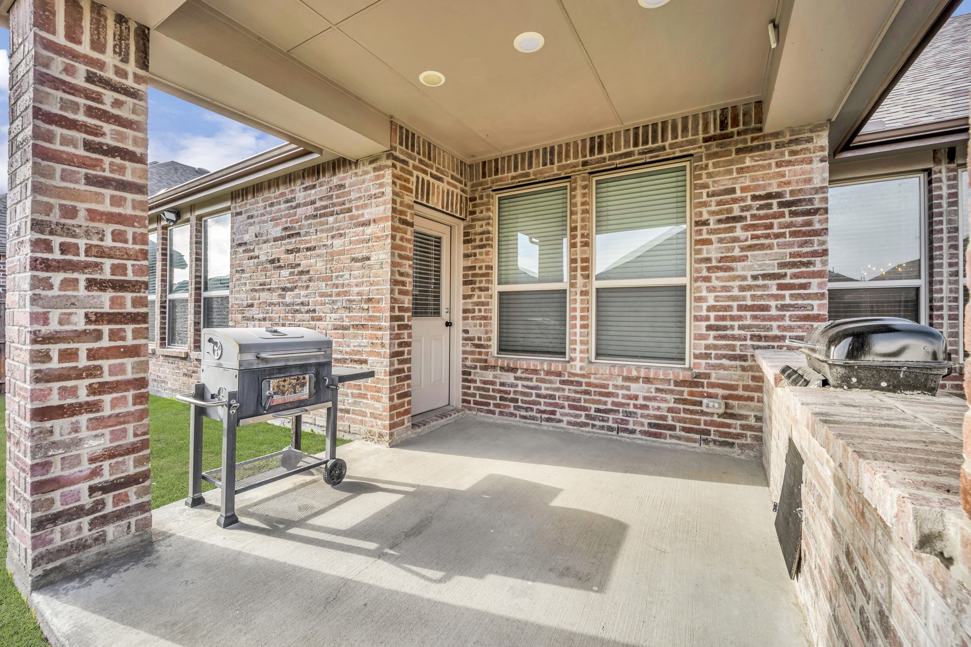 1803 Huntsman Way