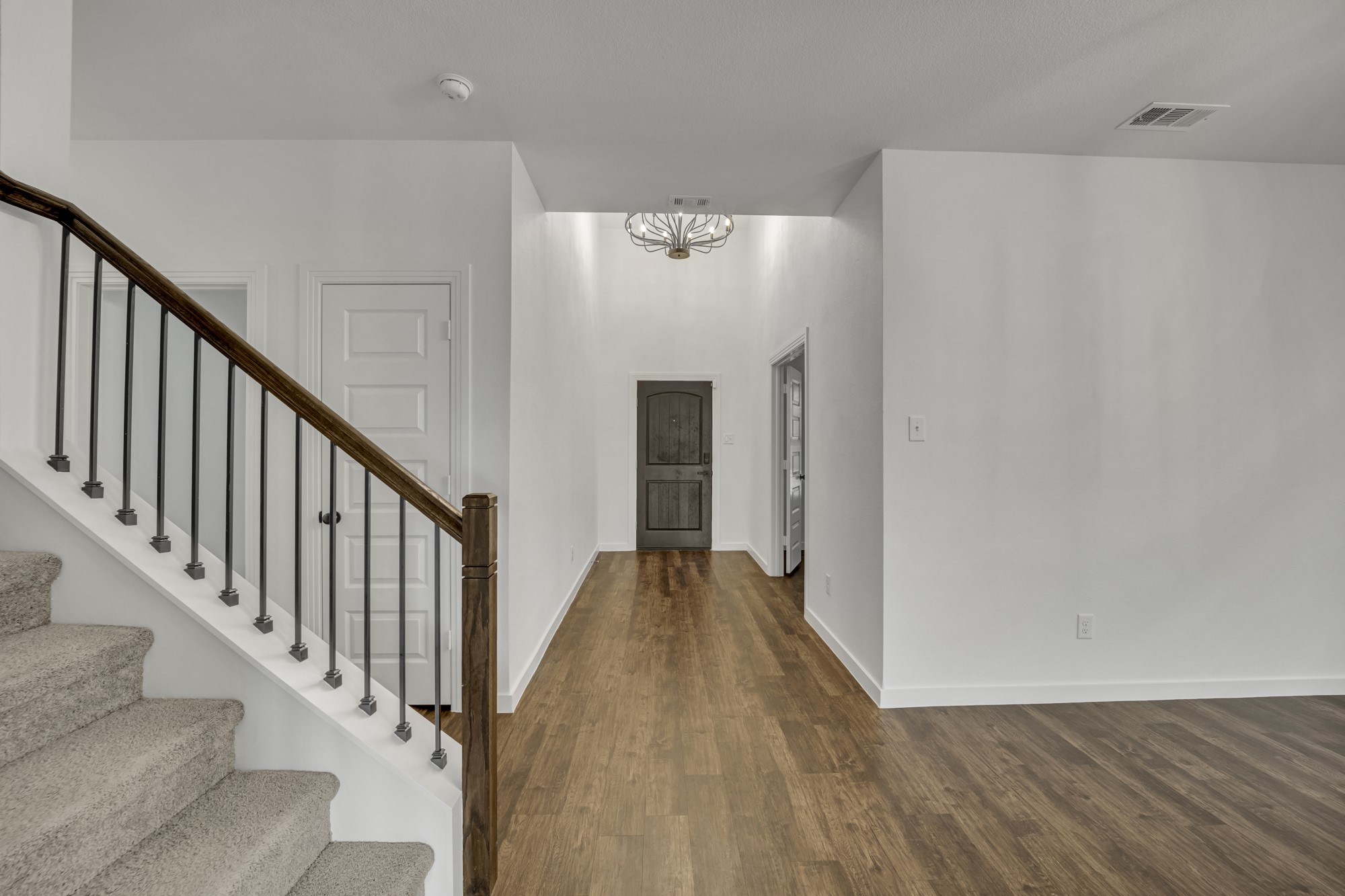 1803 Huntsman Way
