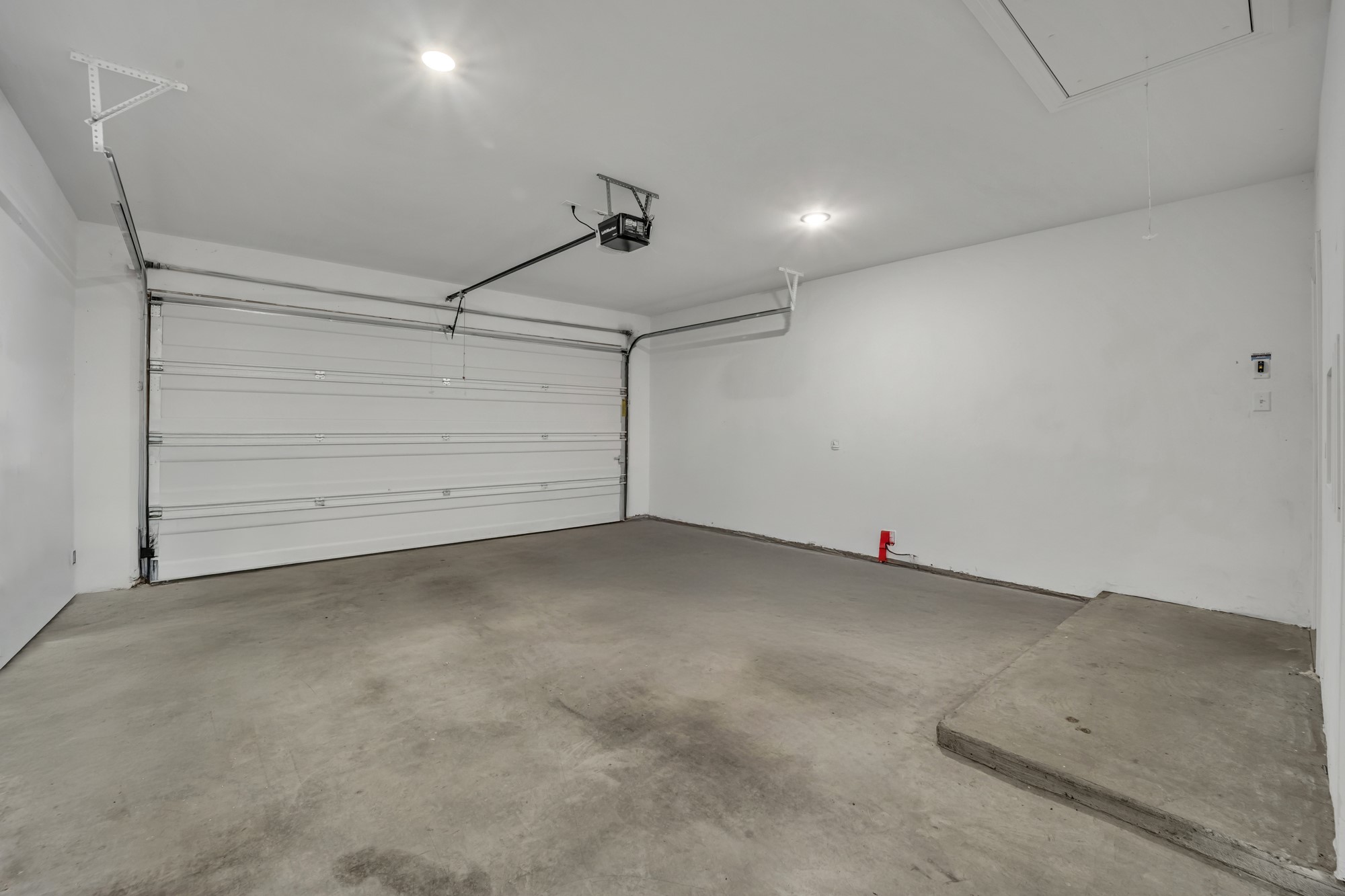 1803 Huntsman Way
