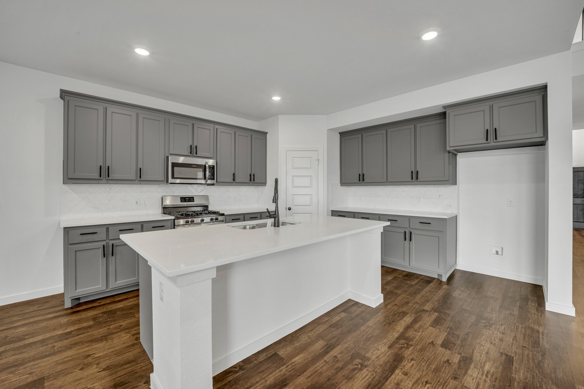 1803 Huntsman Way
