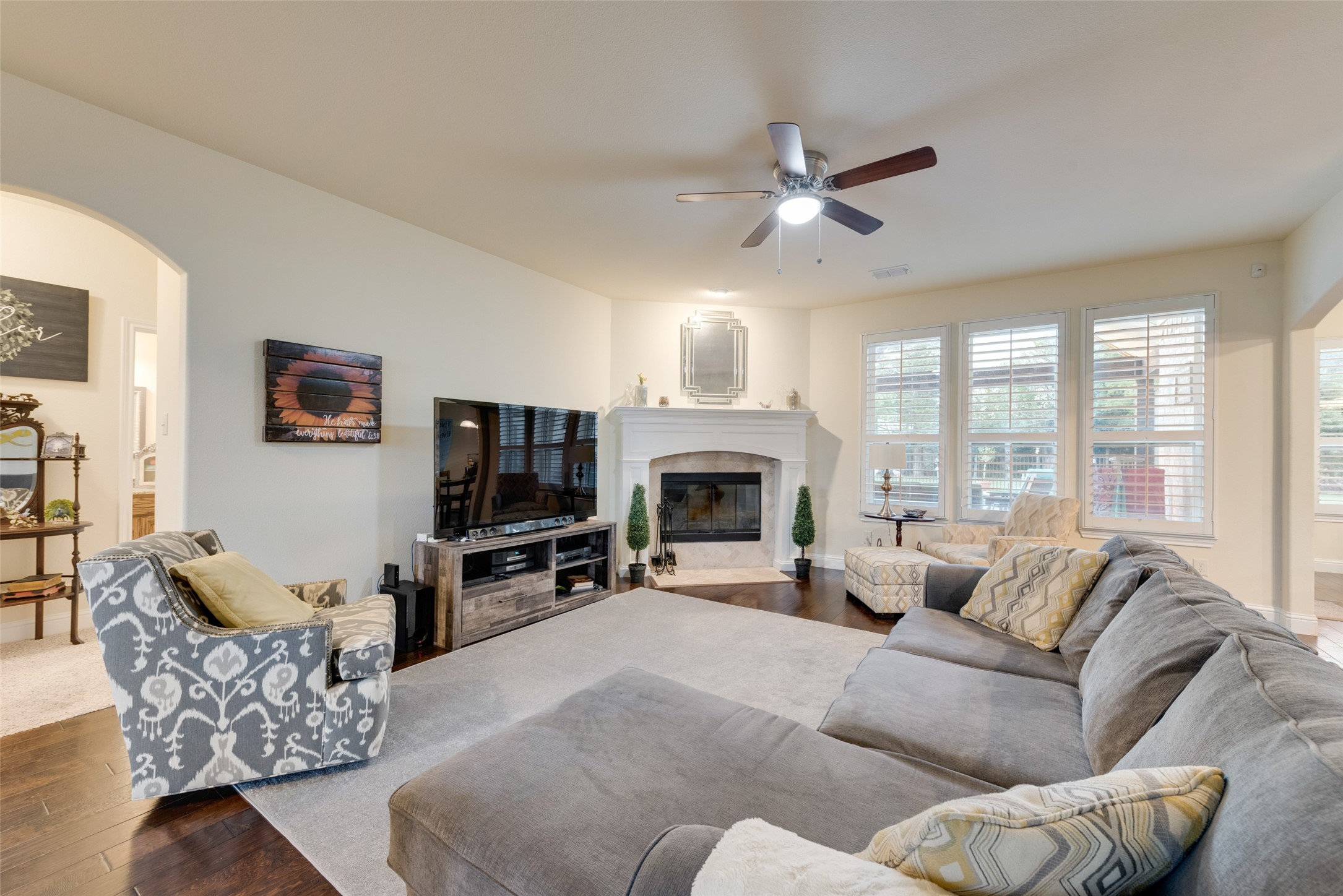 5046 Red Oak Drive