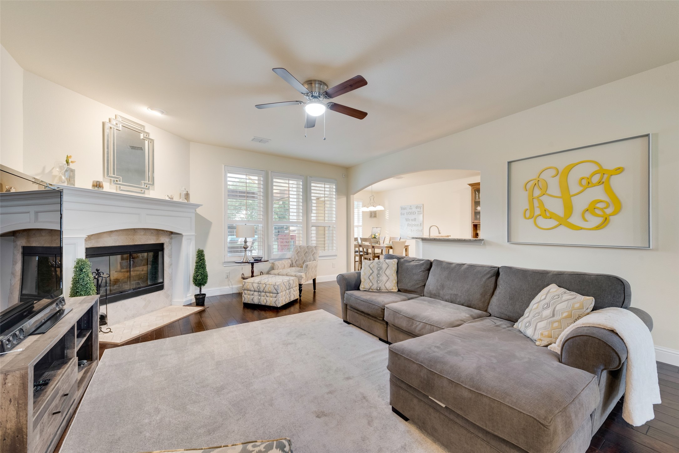 5046 Red Oak Drive