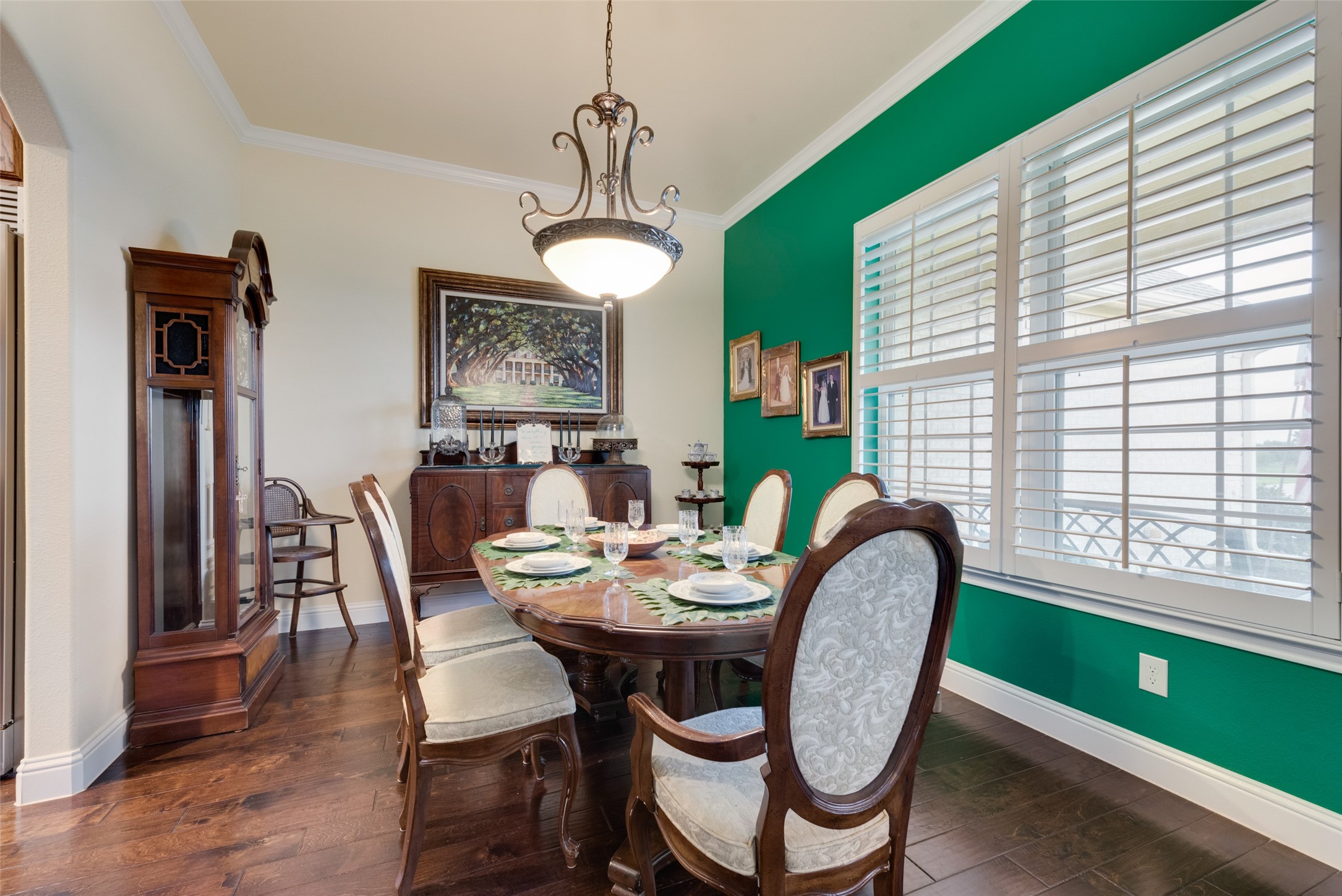 5046 Red Oak Drive