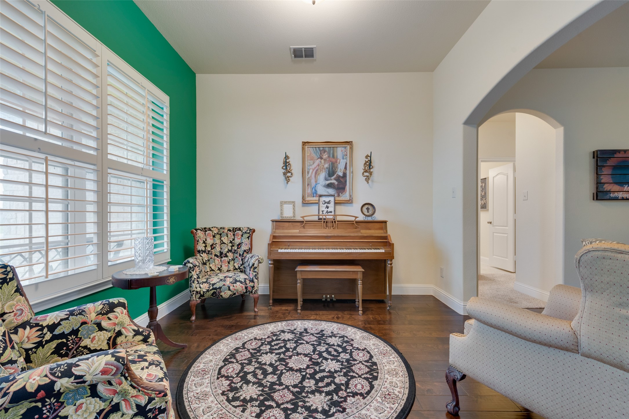 5046 Red Oak Drive