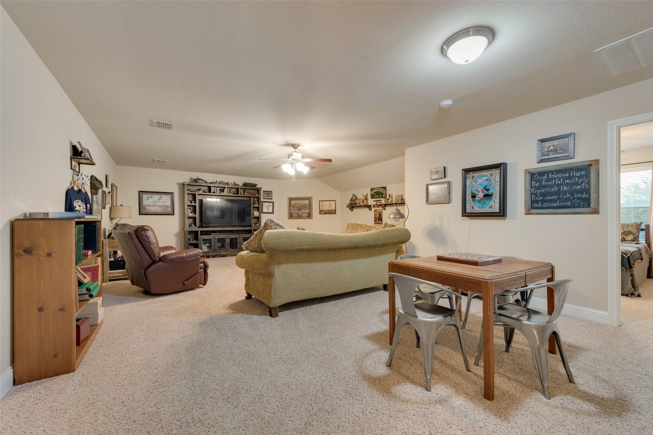 5046 Red Oak Drive