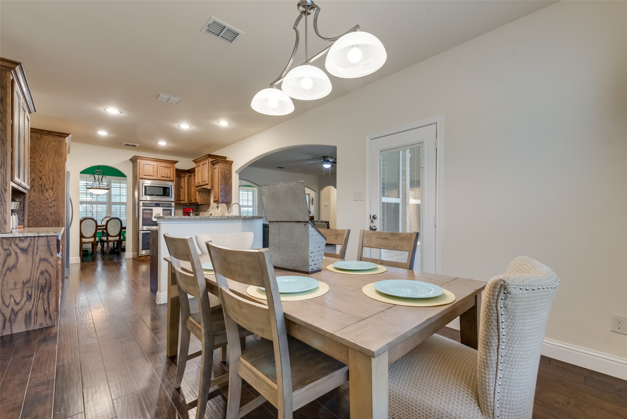 5046 Red Oak Drive