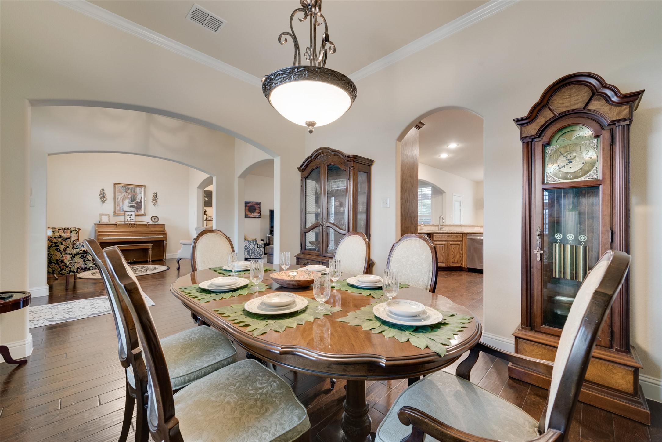 5046 Red Oak Drive