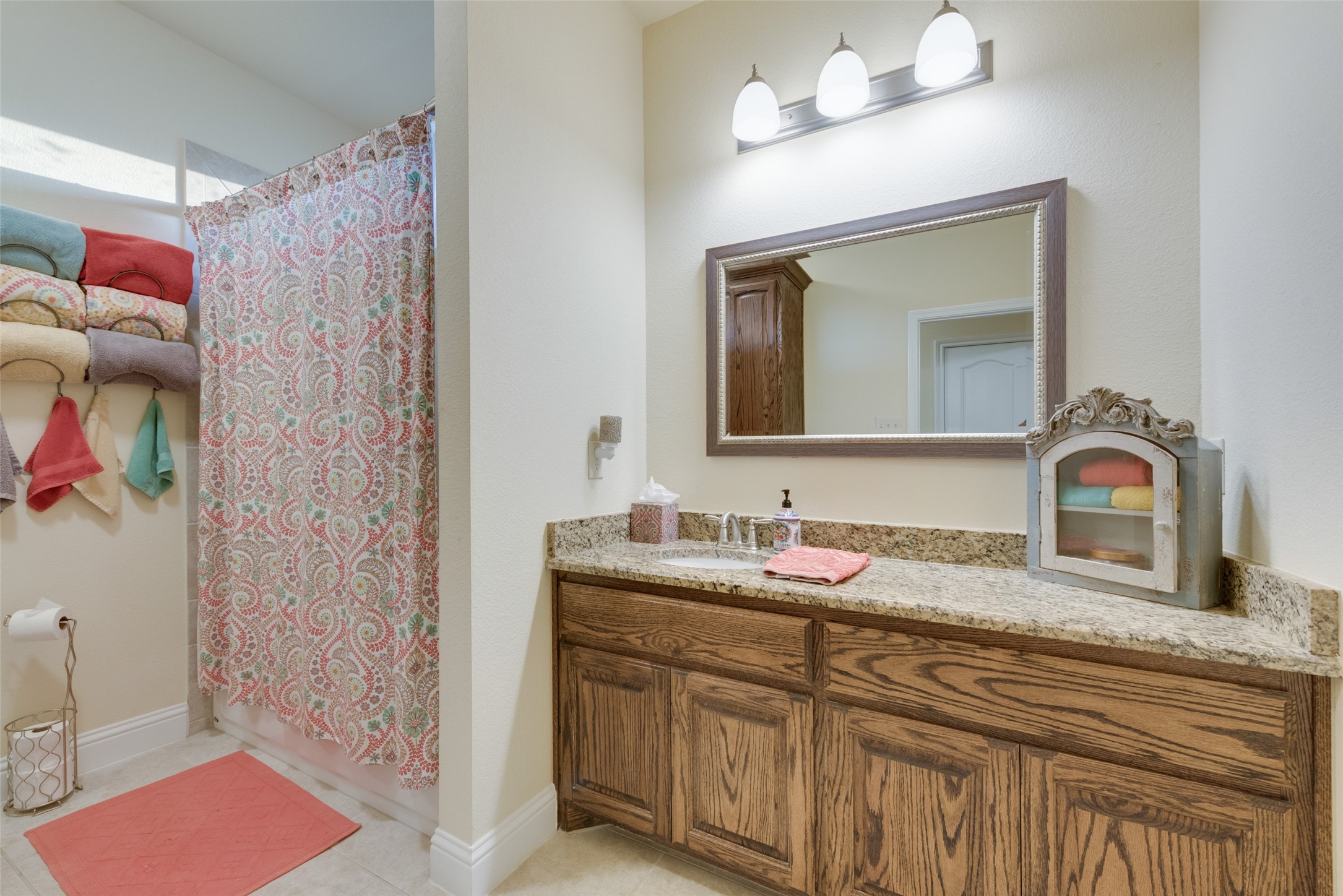 5046 Red Oak Drive