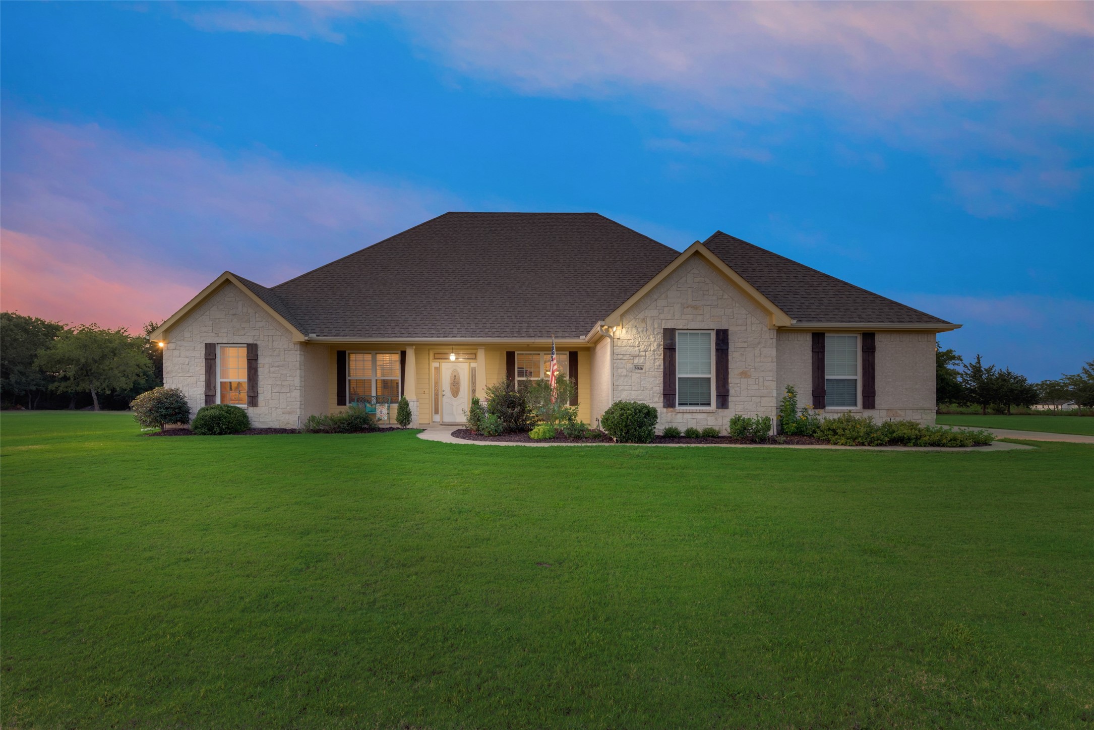 5046 Red Oak Drive