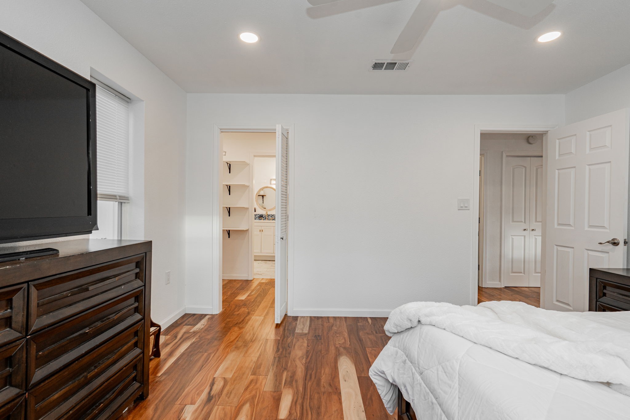 2411 Live Oak Street