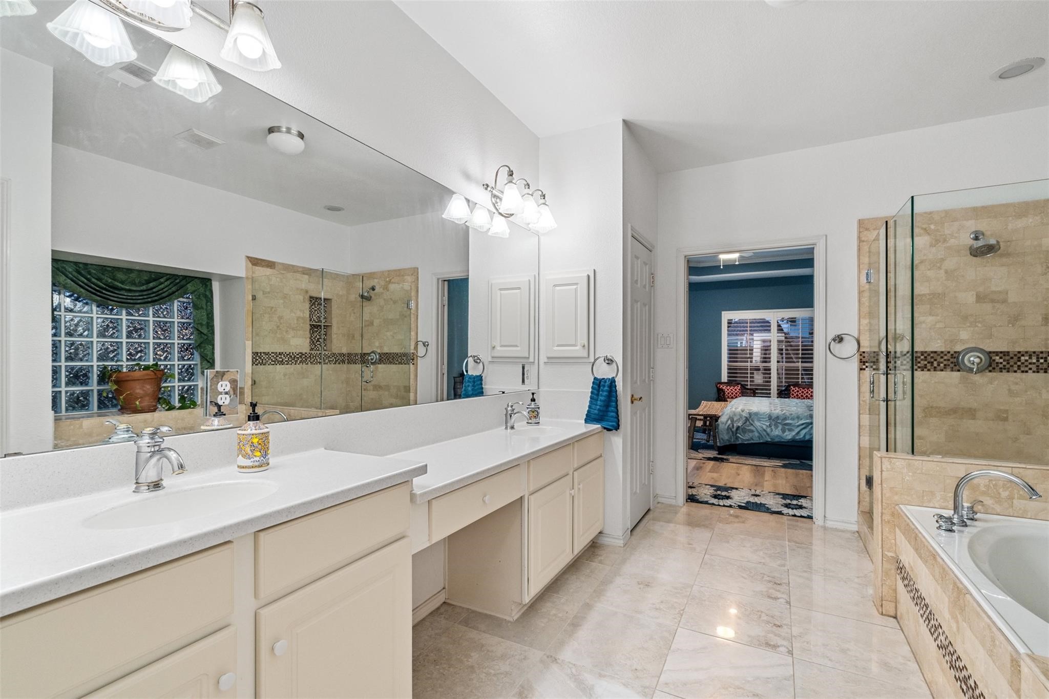 2513 Leicester Court