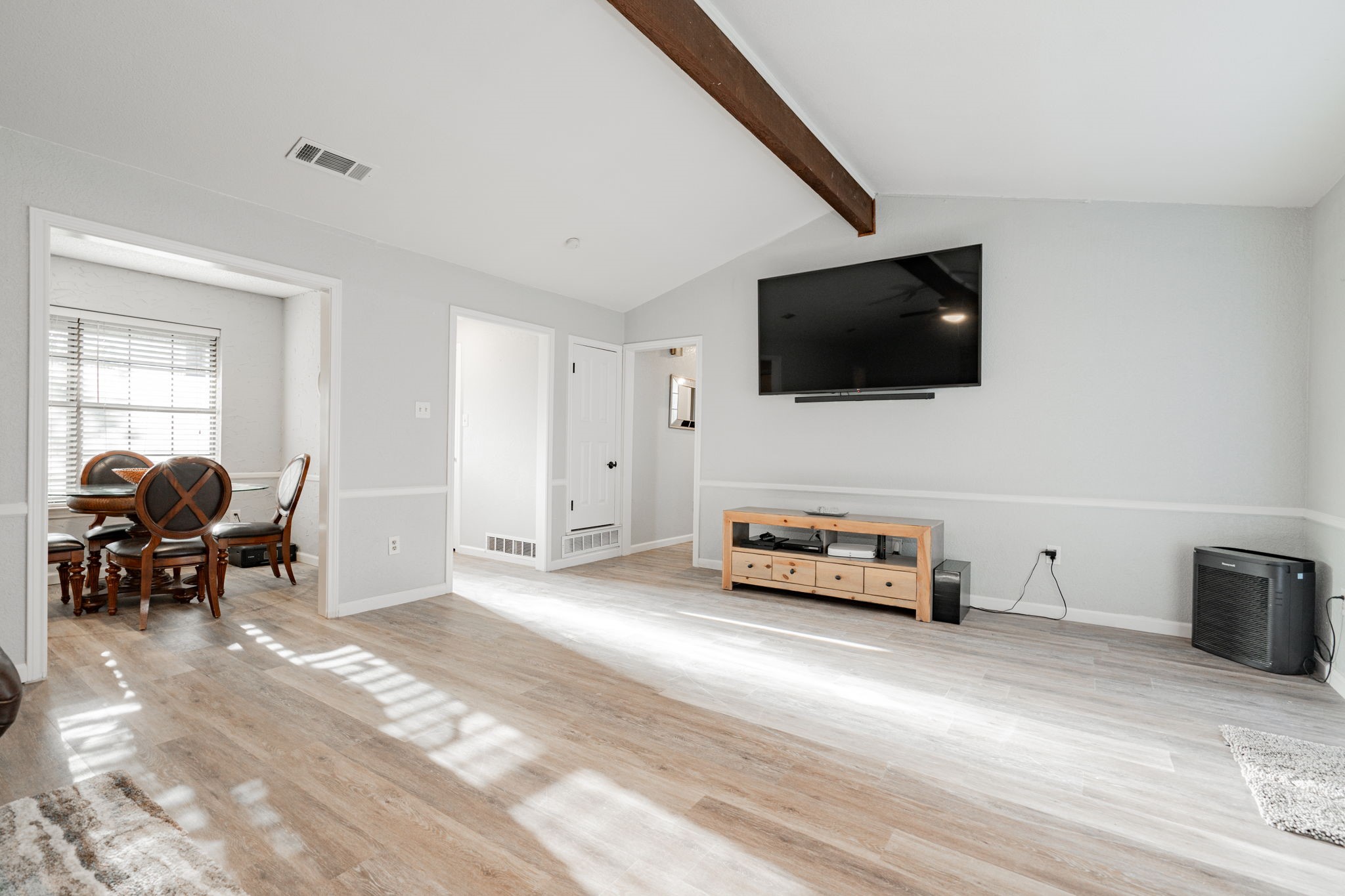 1025 Country Lane