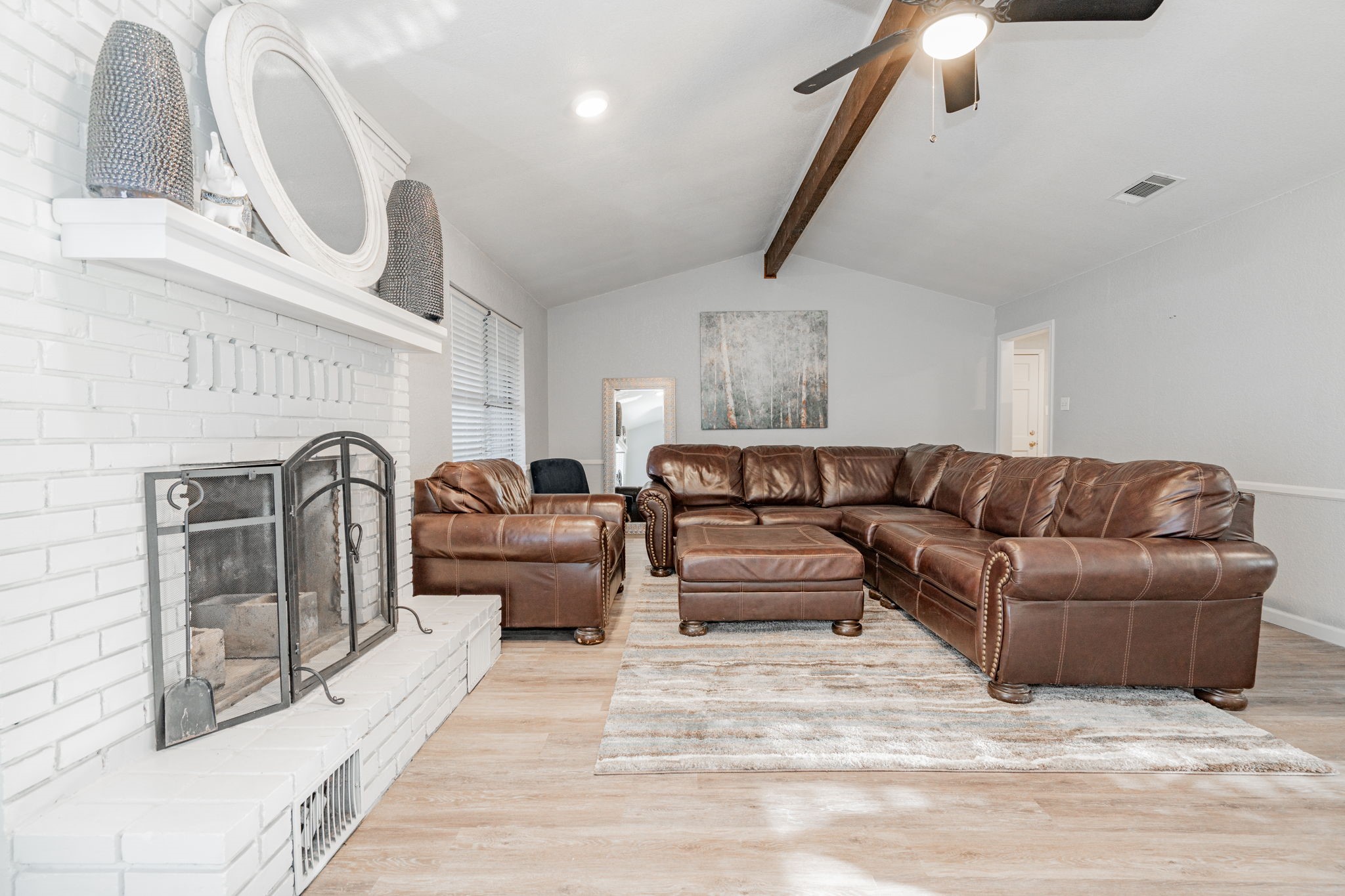 1025 Country Lane