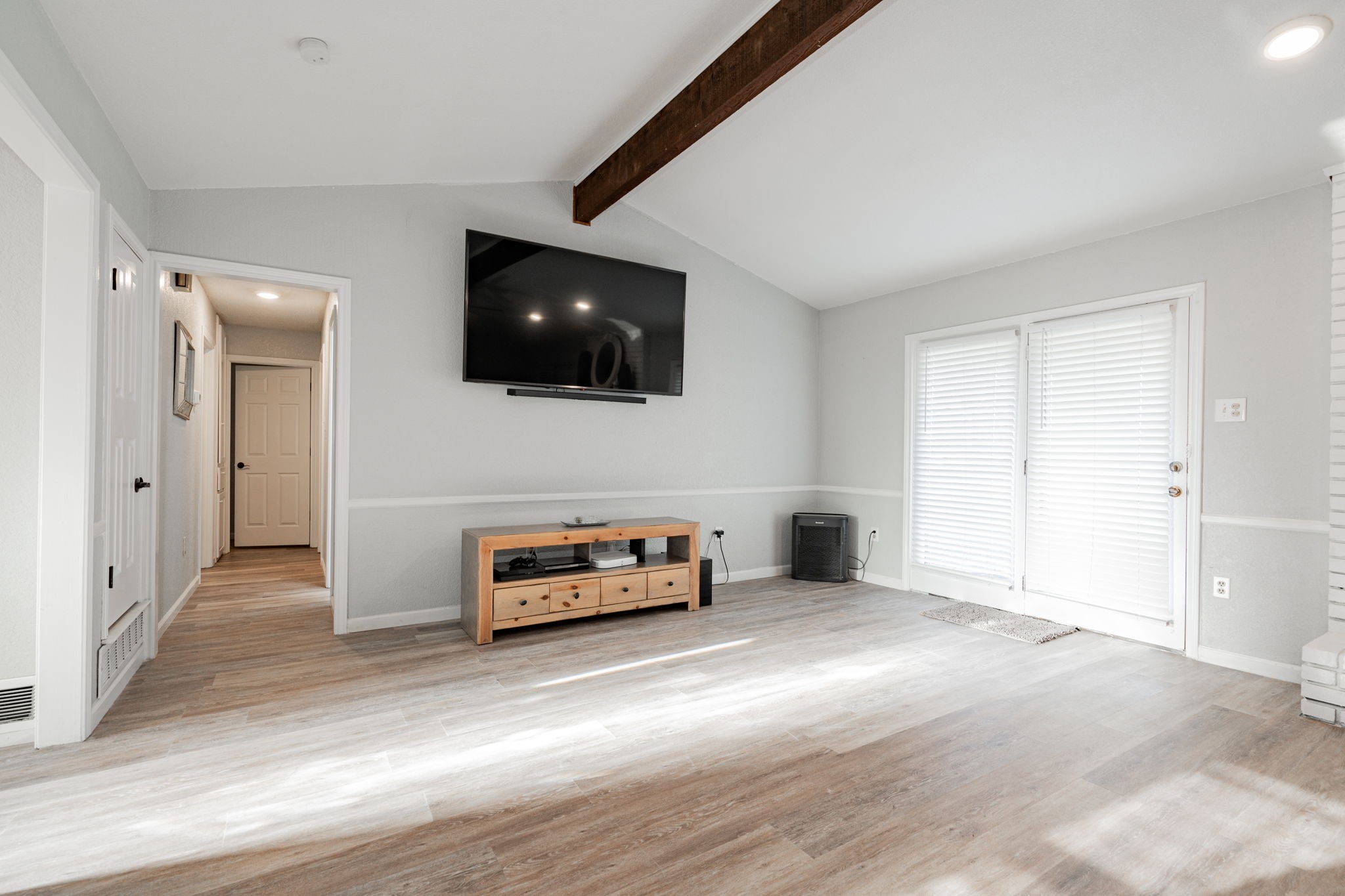 1025 Country Lane