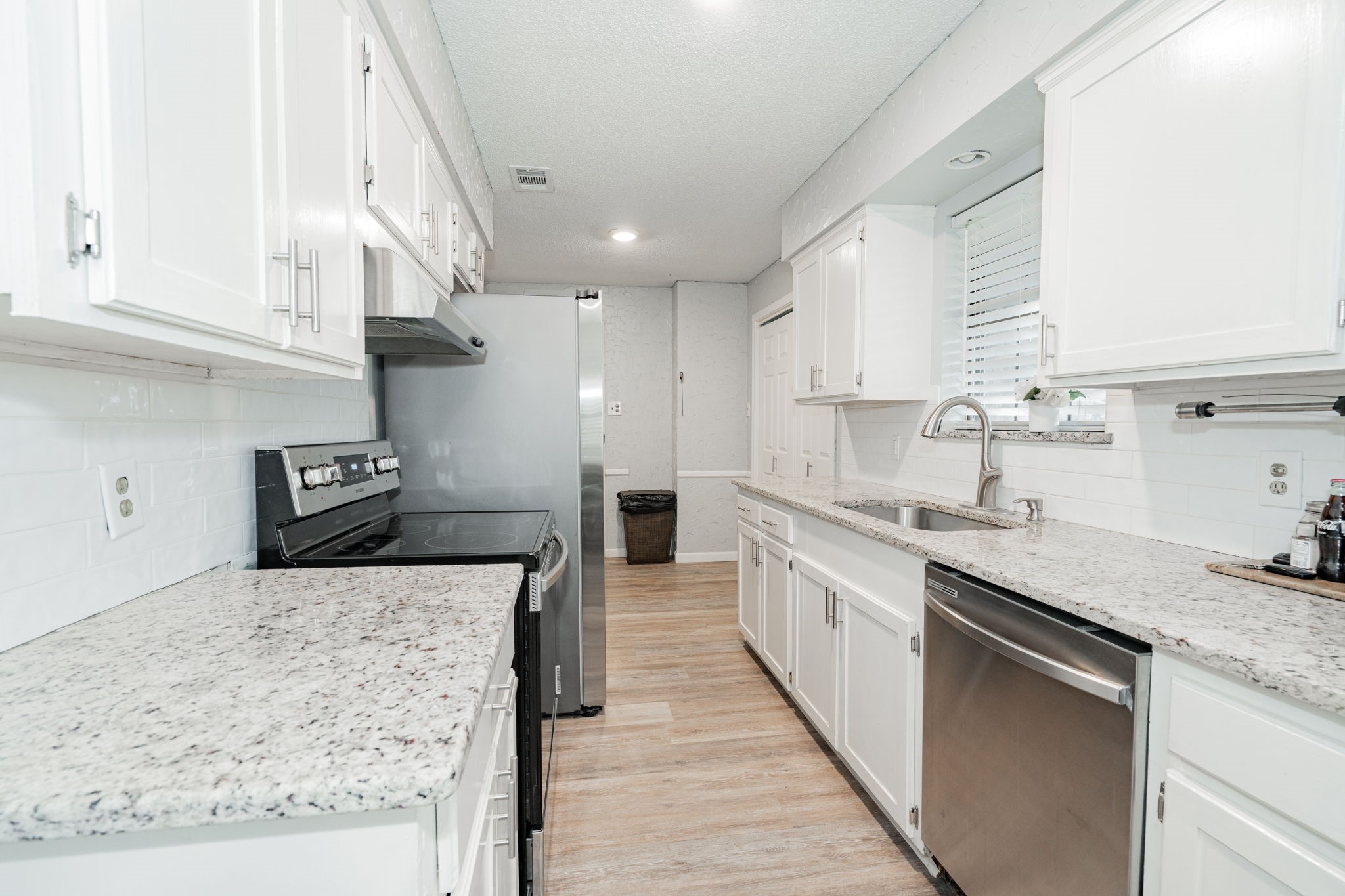 1025 Country Lane