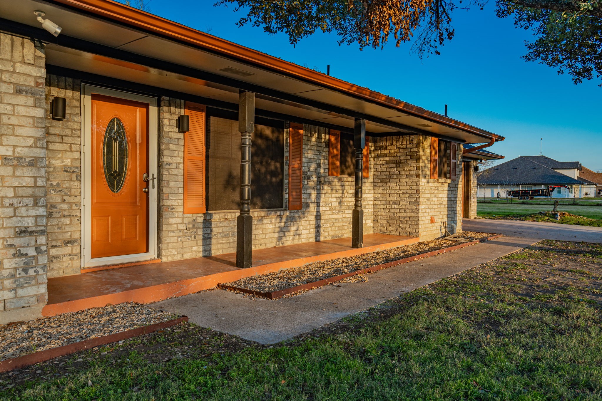 1025 Country Lane