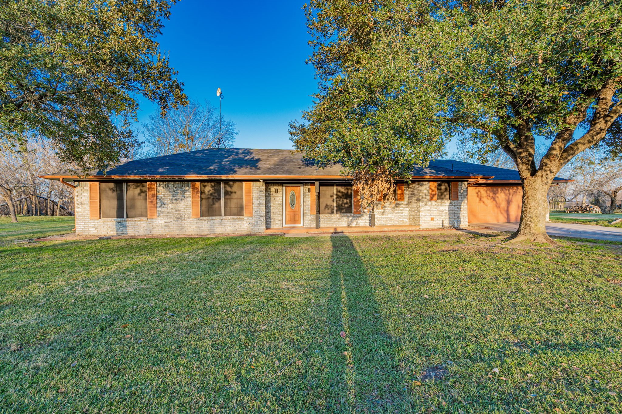 1025 Country Lane