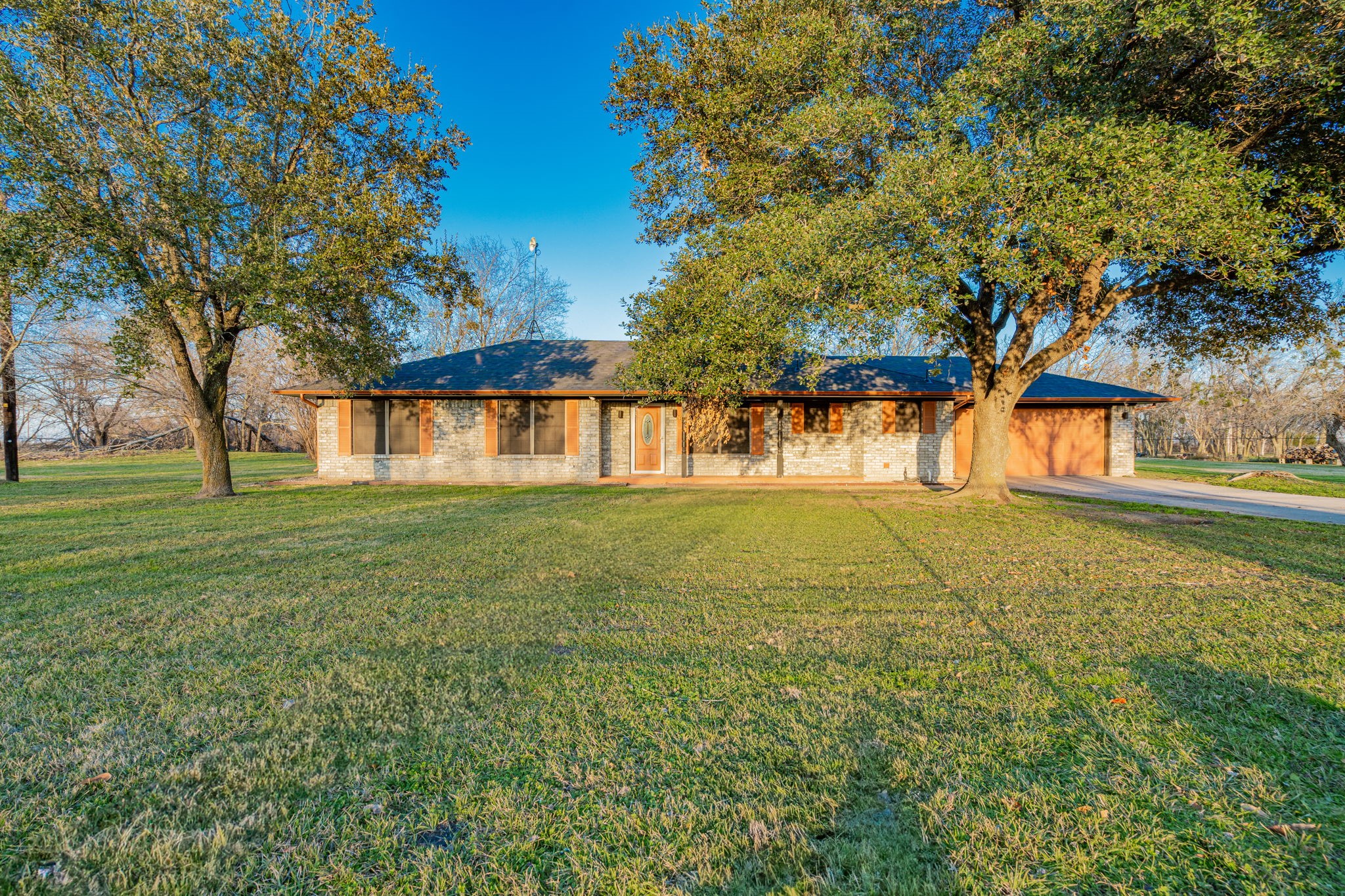 1025 Country Lane