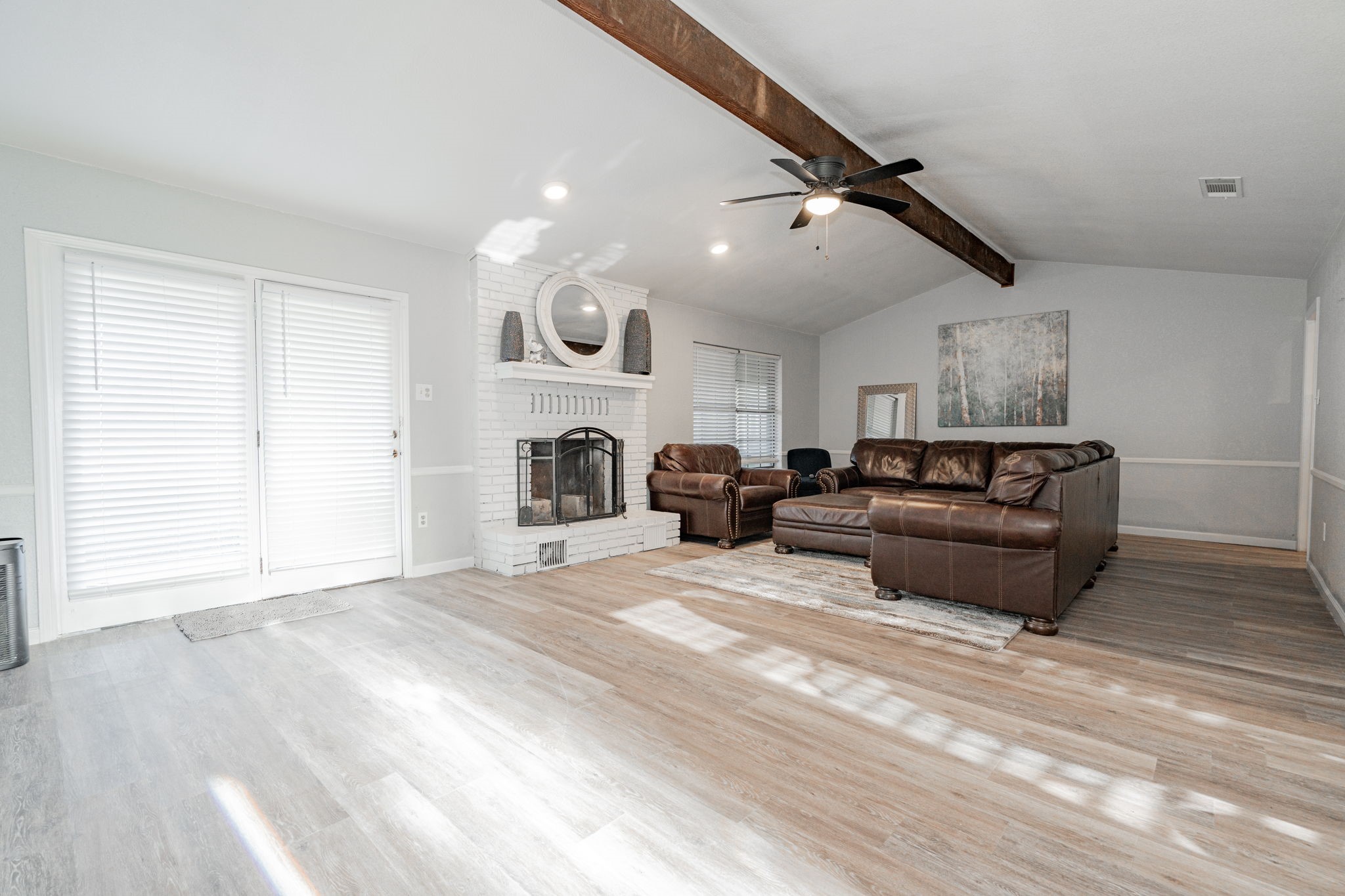 1025 Country Lane