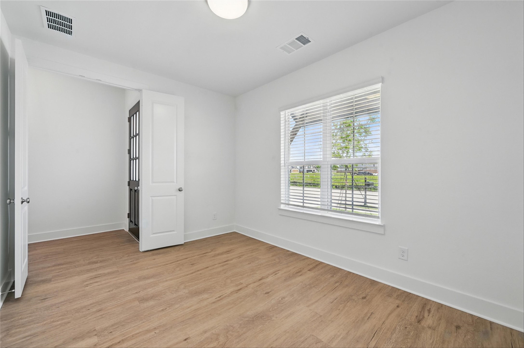 1748 Secco Way