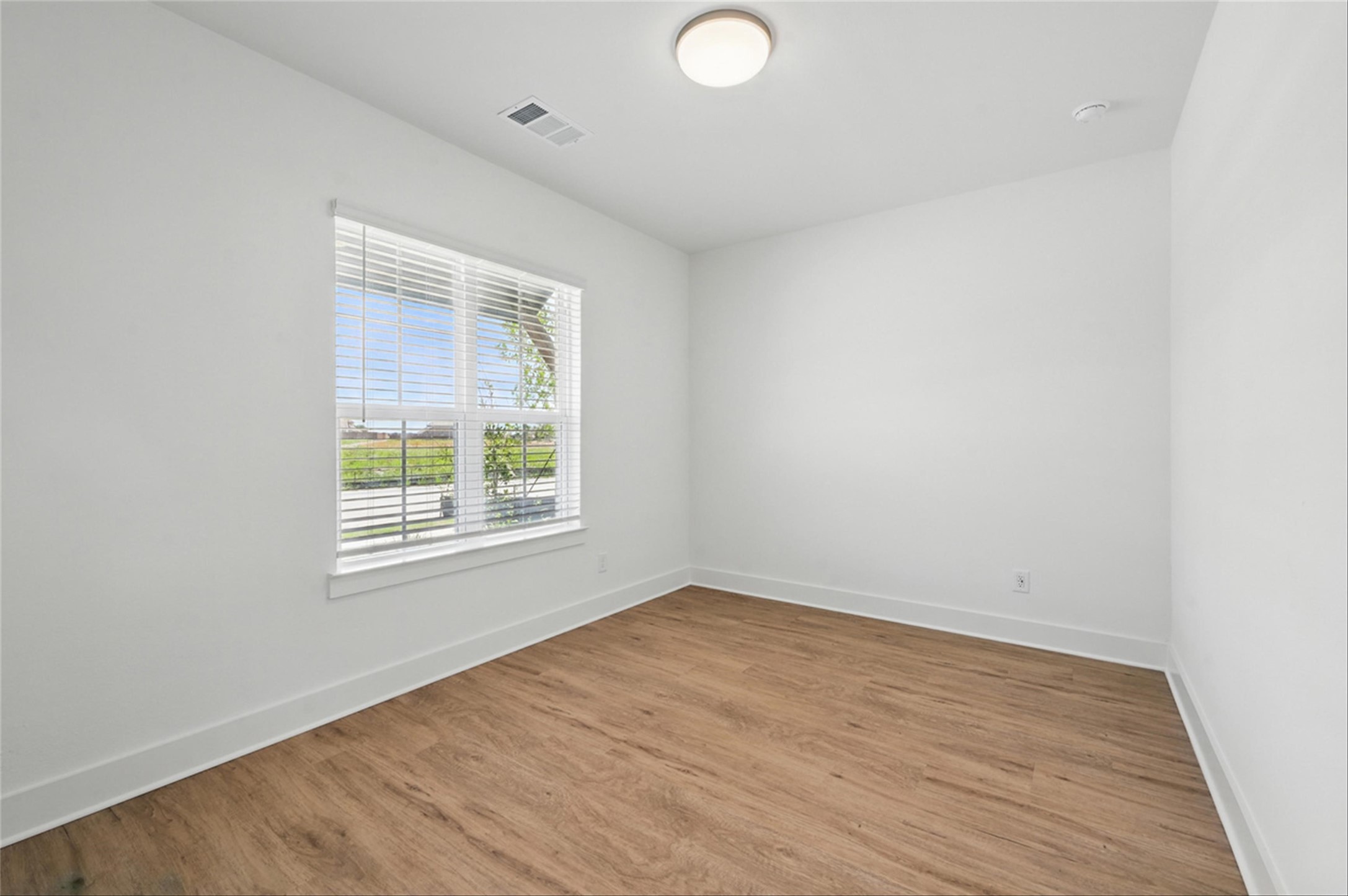 1748 Secco Way