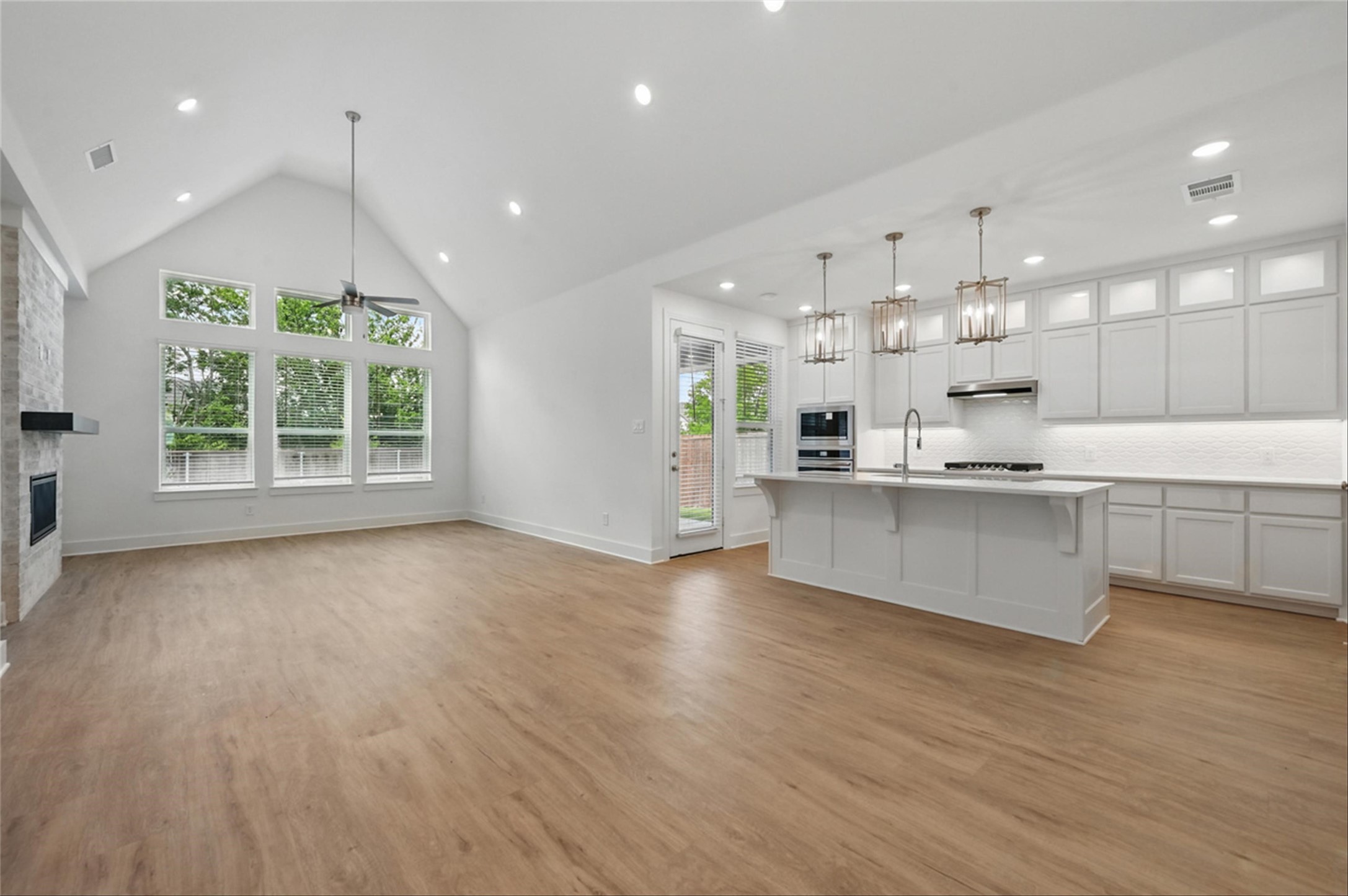 1748 Secco Way
