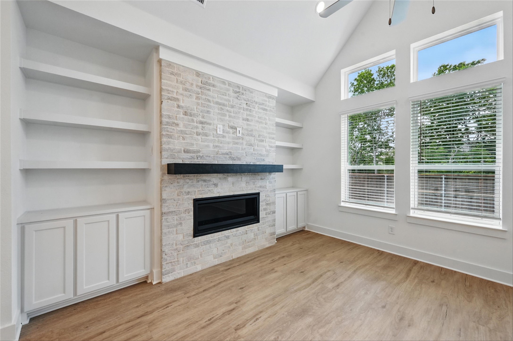 1748 Secco Way