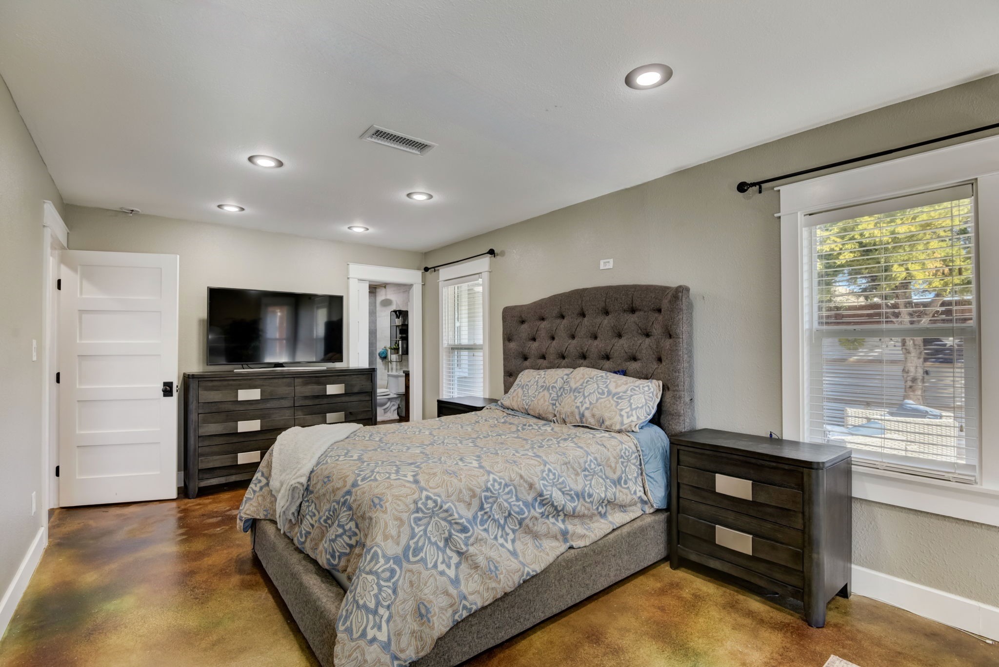 405 Hubbard