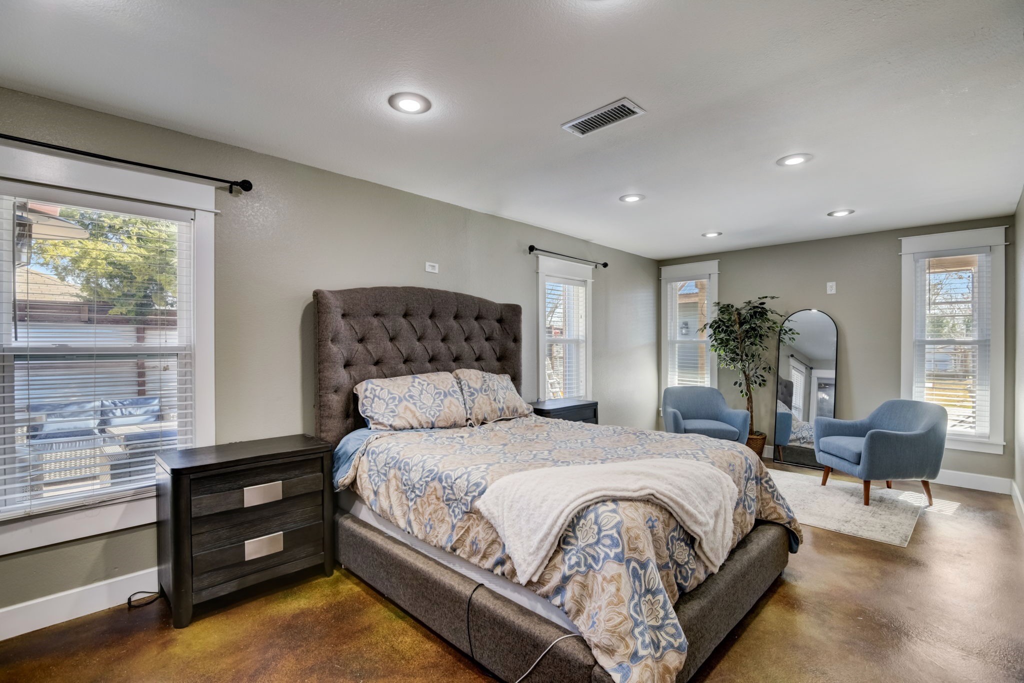405 Hubbard