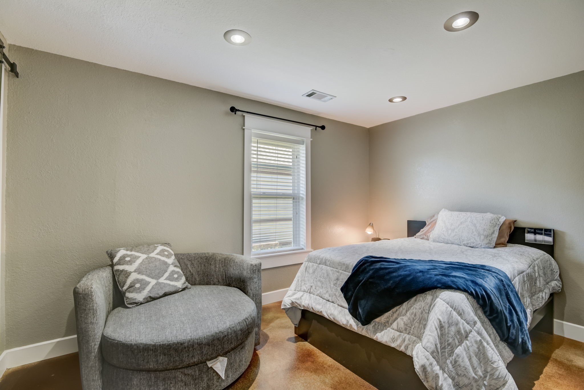 405 Hubbard