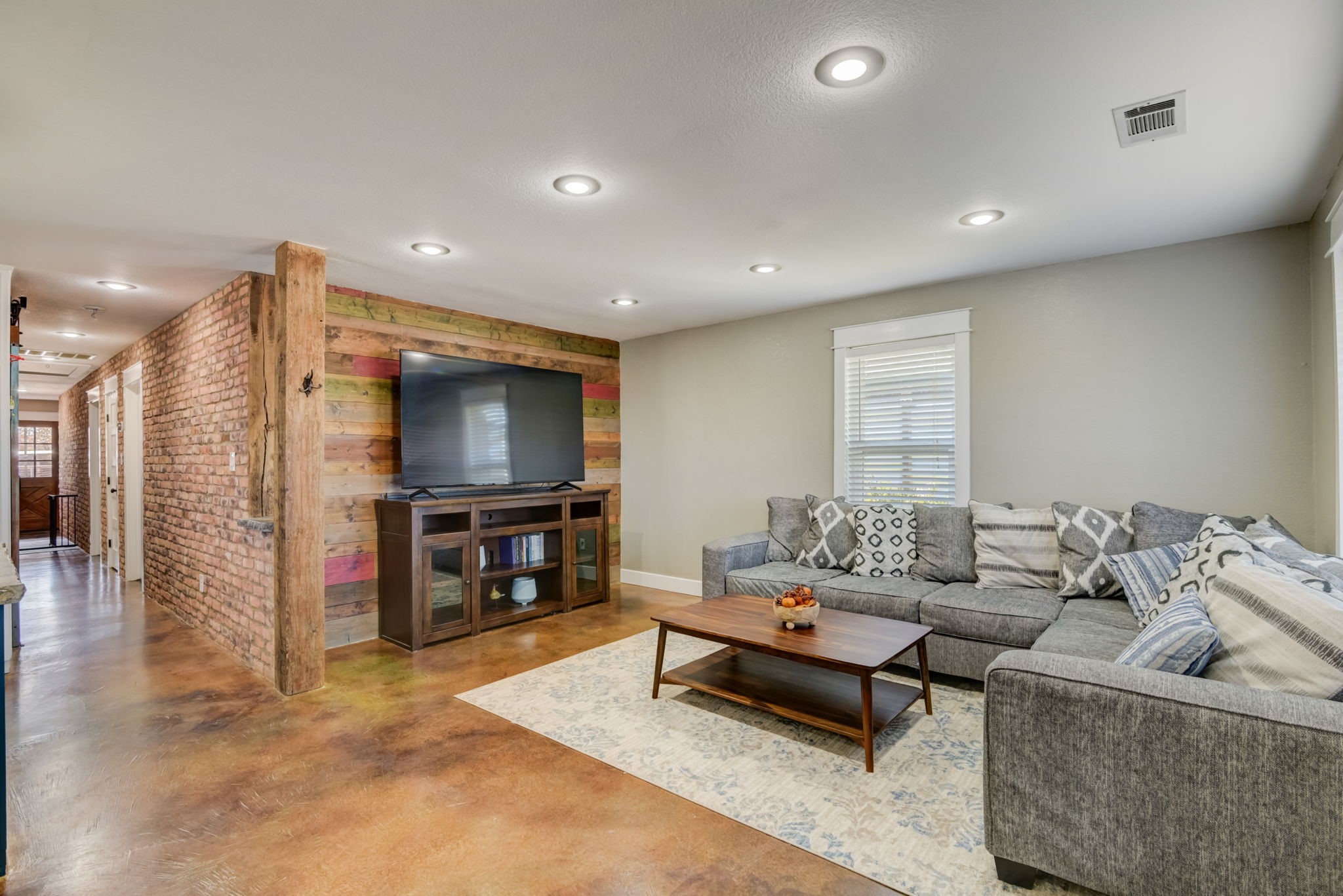 405 Hubbard