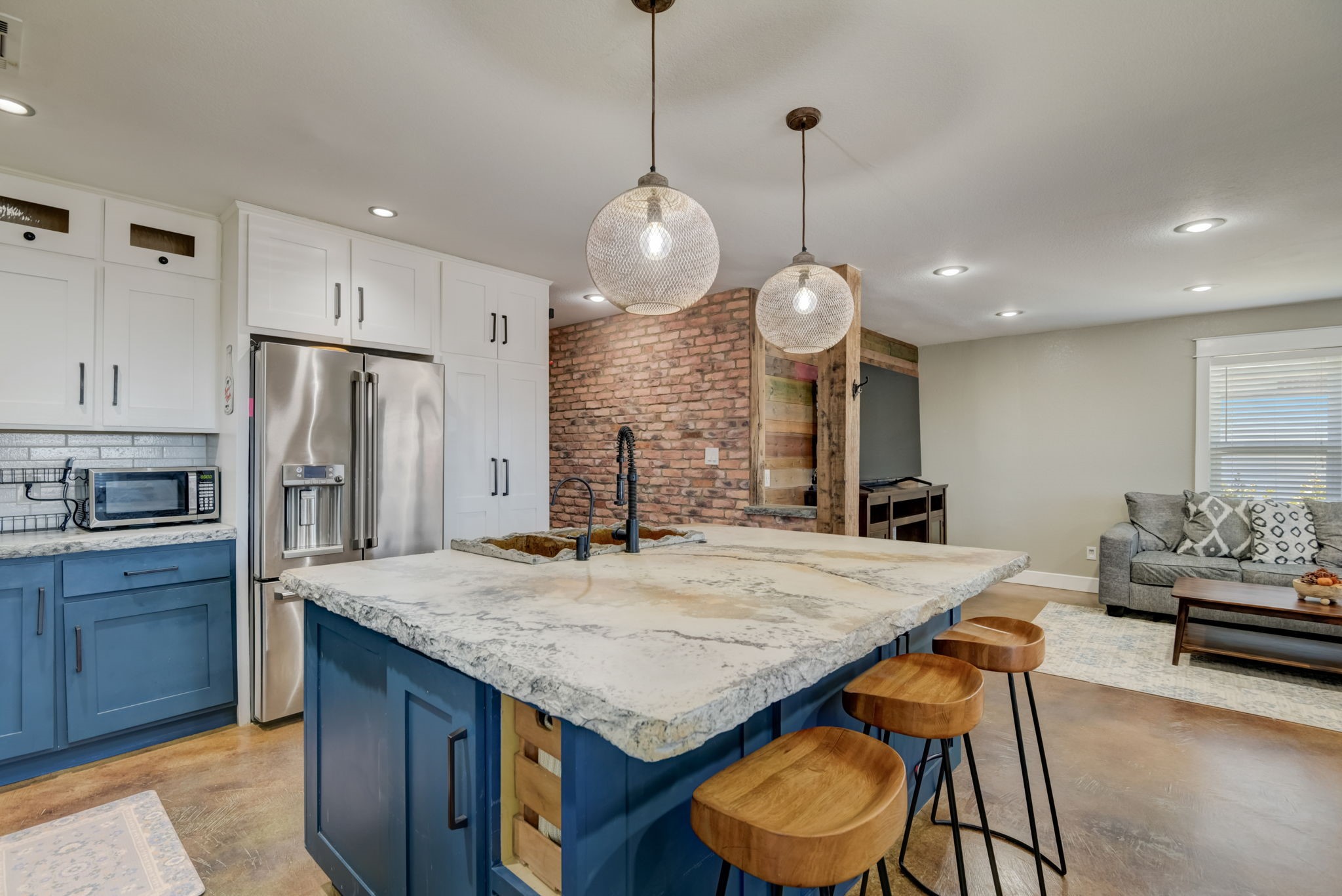 405 Hubbard