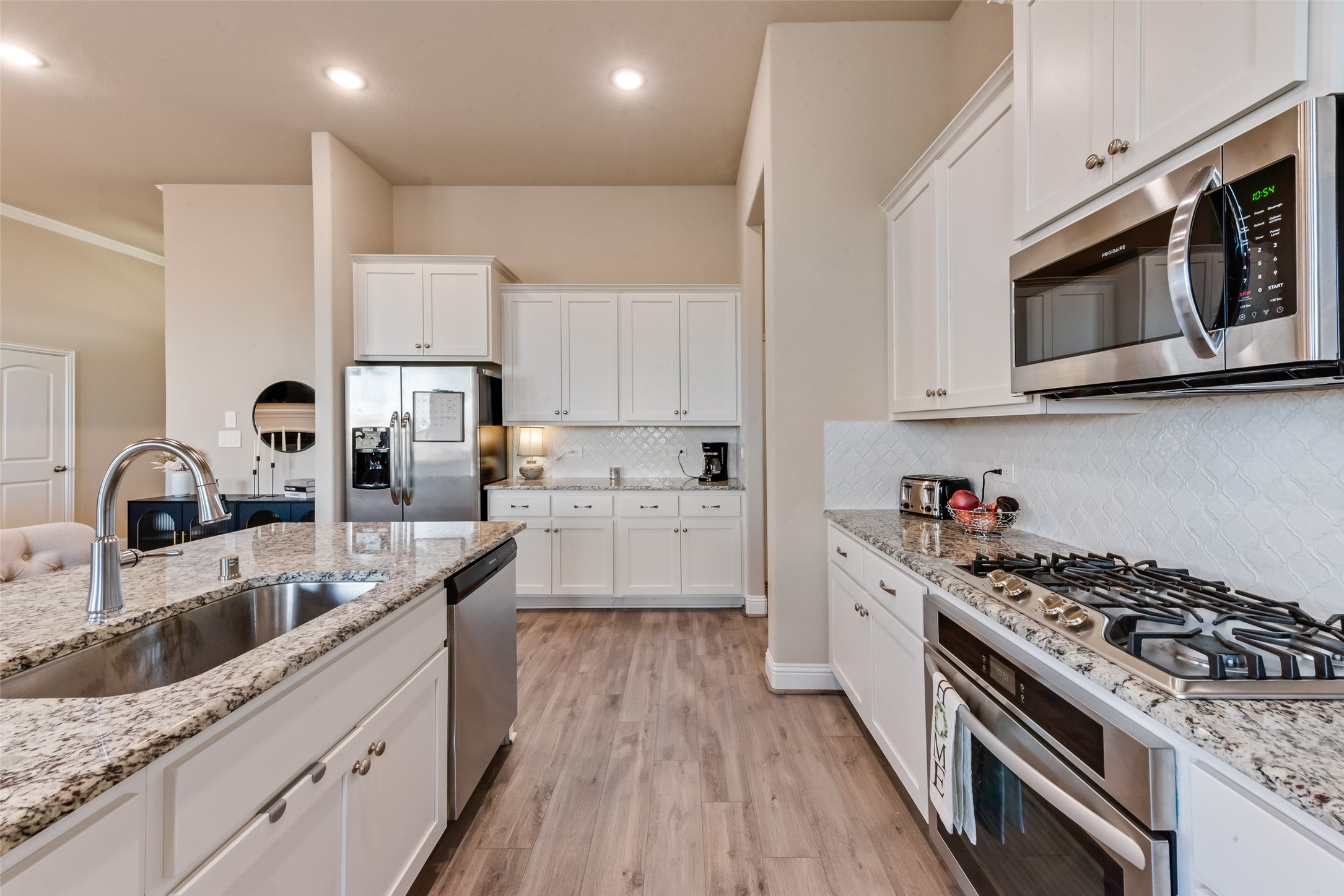 6605 Theale Court